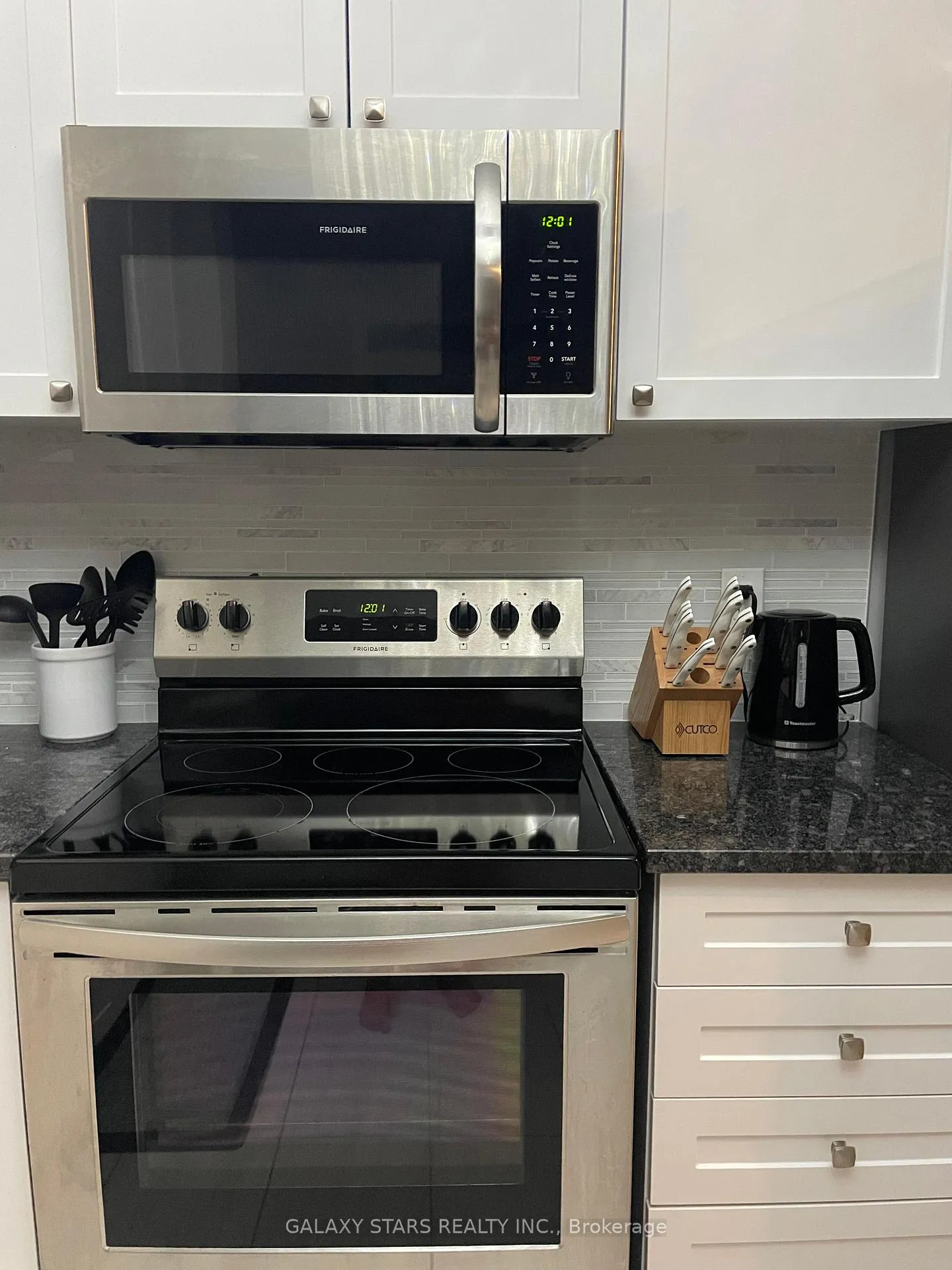 Photo 6 of 327 Aphelion Crescent, Ottawa, Barrhaven - Half Moon Bay — HOMEH