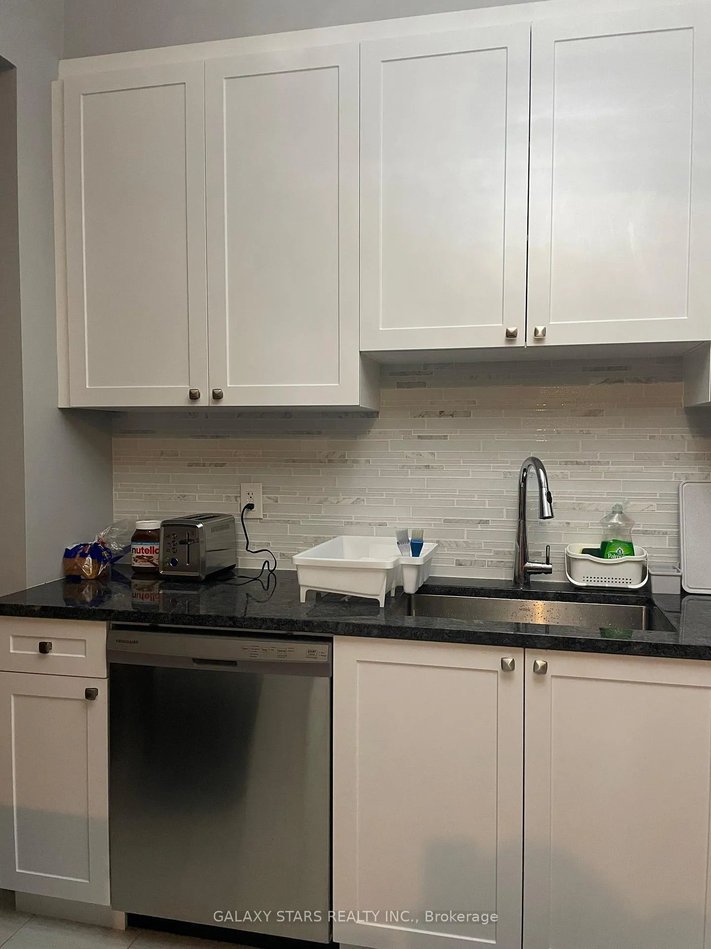 Photo 8 of 327 Aphelion Crescent, Ottawa, Barrhaven - Half Moon Bay — HOMEH