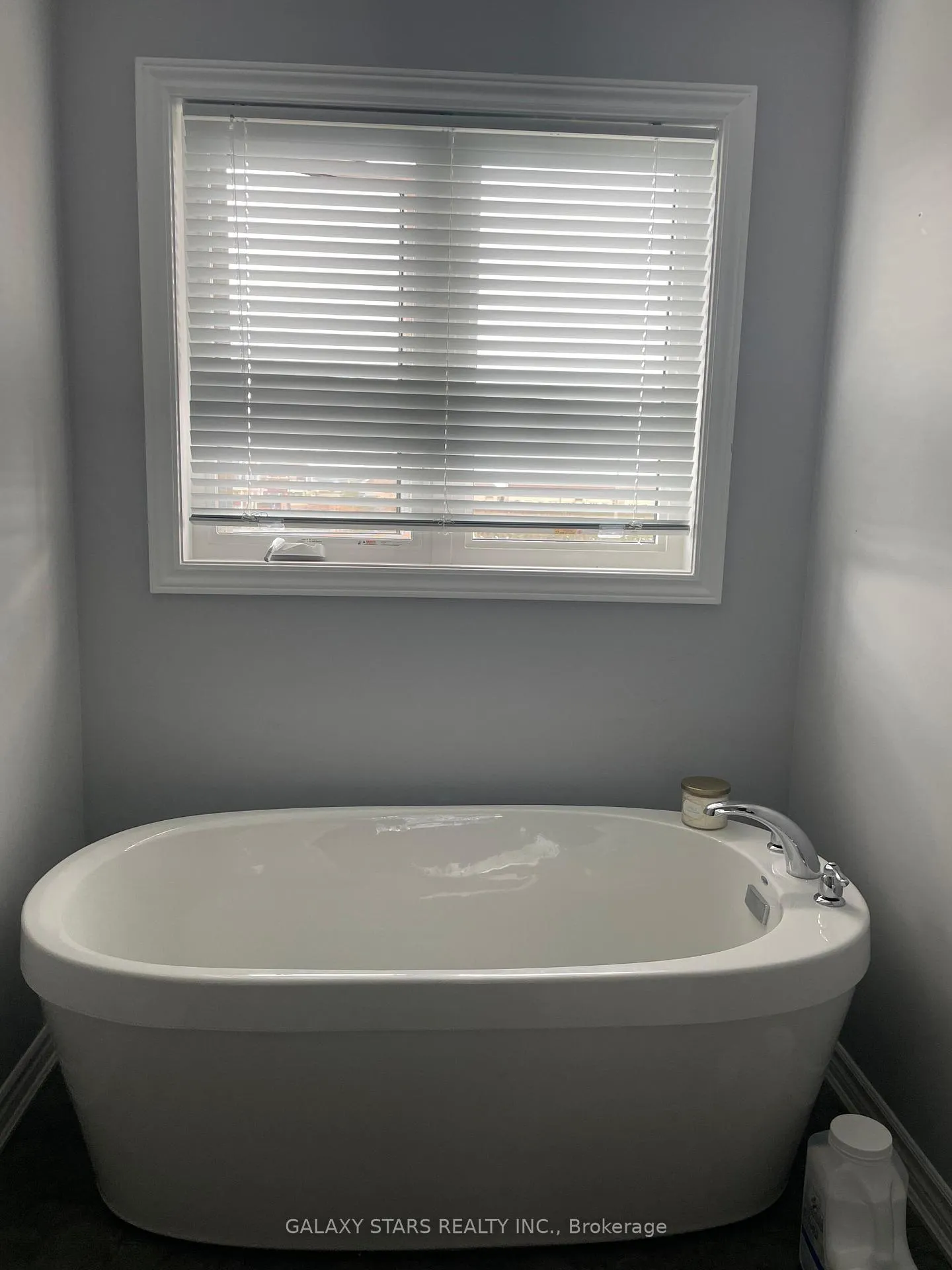 Photo 12 of 327 Aphelion Crescent, Ottawa, Barrhaven - Half Moon Bay — HOMEH