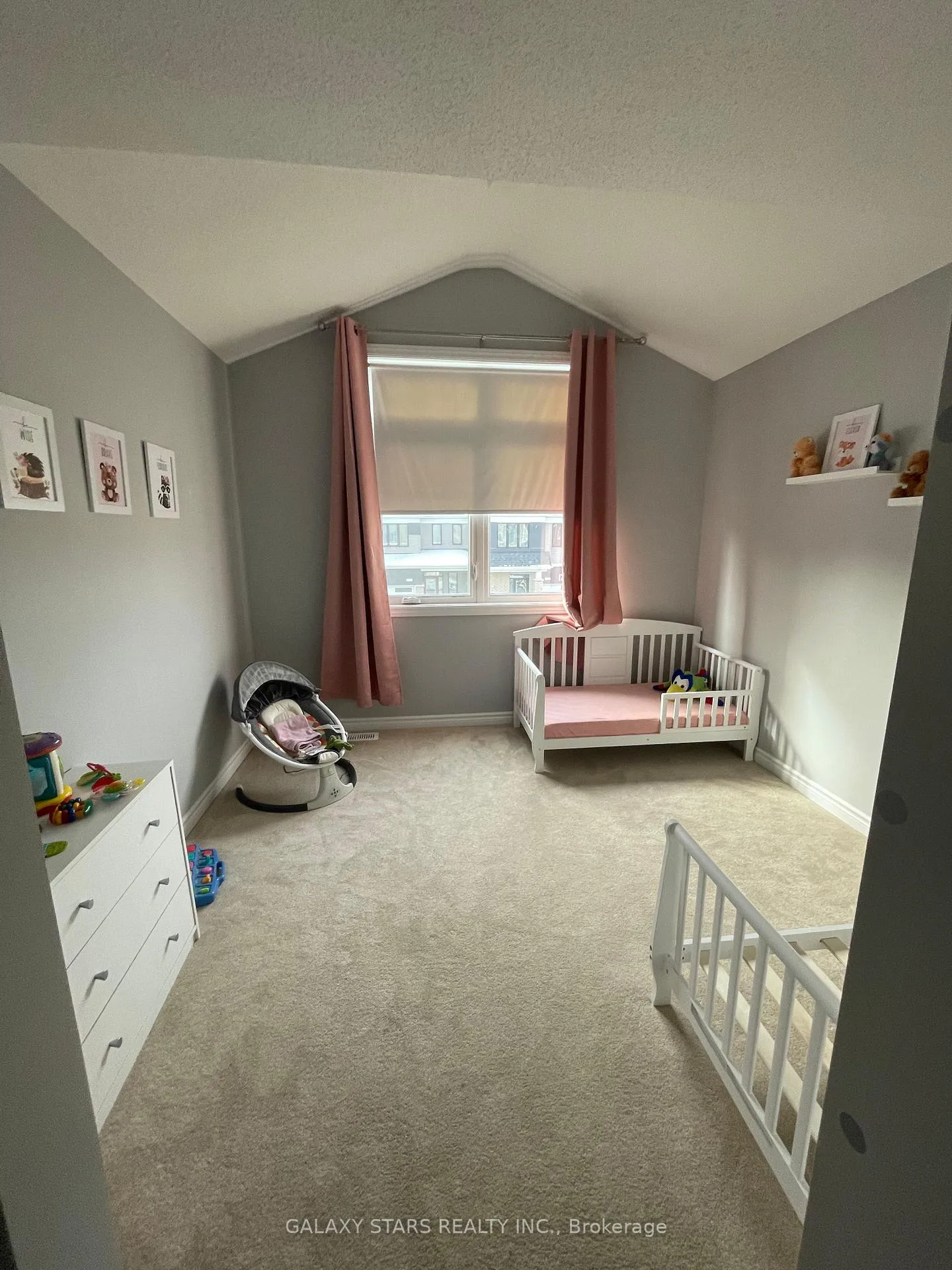 Photo 15 of 327 Aphelion Crescent, Ottawa, Barrhaven - Half Moon Bay — HOMEH