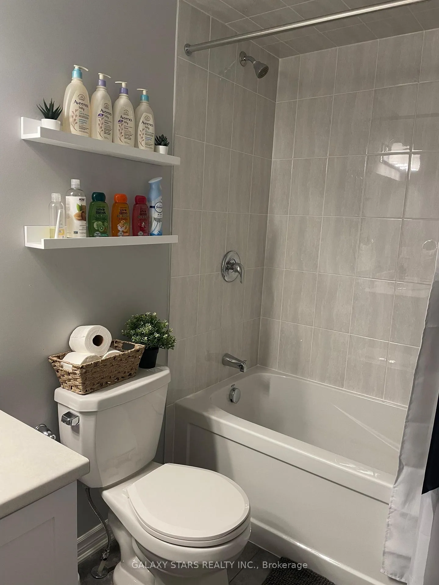 Photo 20 of 327 Aphelion Crescent, Ottawa, Barrhaven - Half Moon Bay — HOMEH