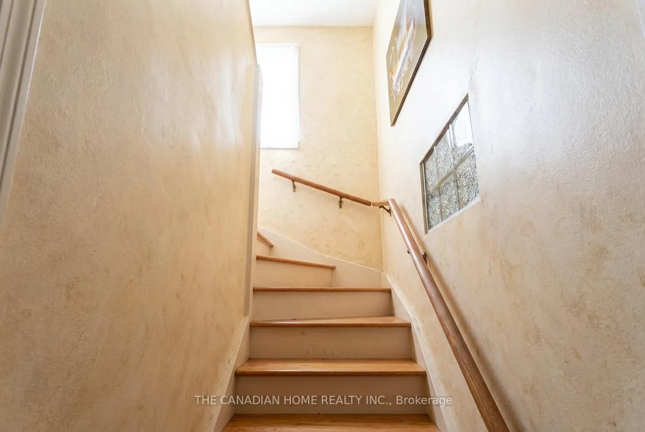 Photo 5 of 24 Neebig Avenue, Manitouwadge — HOMEH
