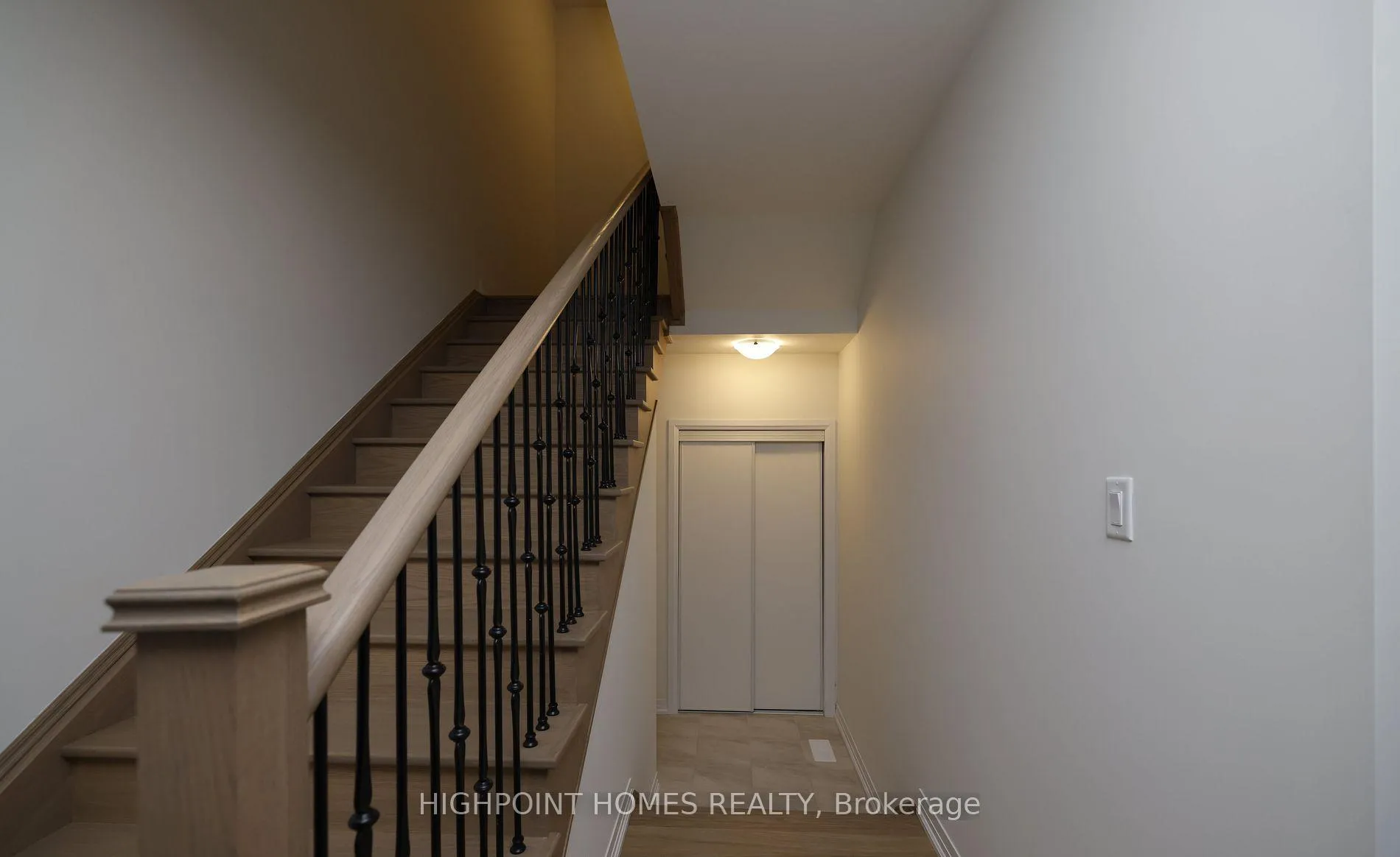 Photo 5 of 175 Velvet Way, Thorold, Rolling Meadows — HOMEH
