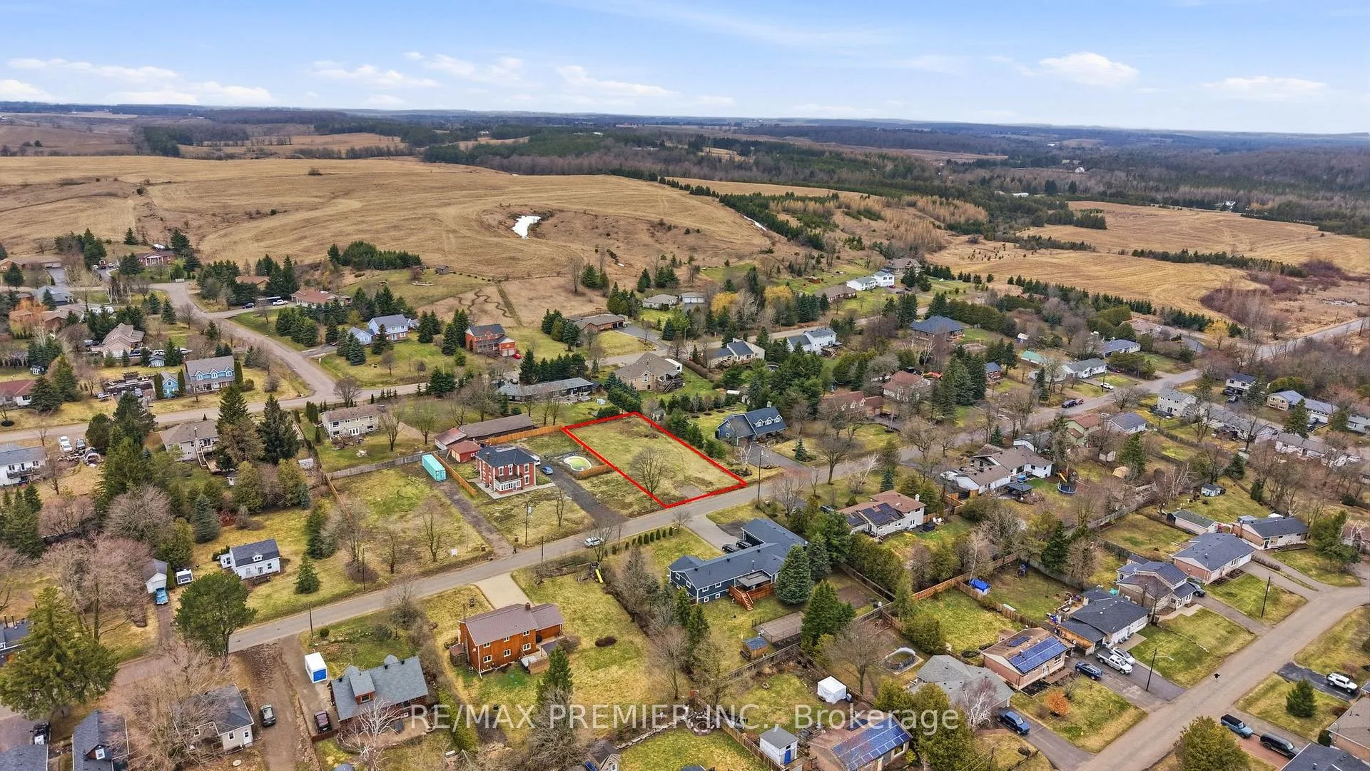 Photo 1 of 14 Orangeville Street, Erin, Rural Erin — HOMEH