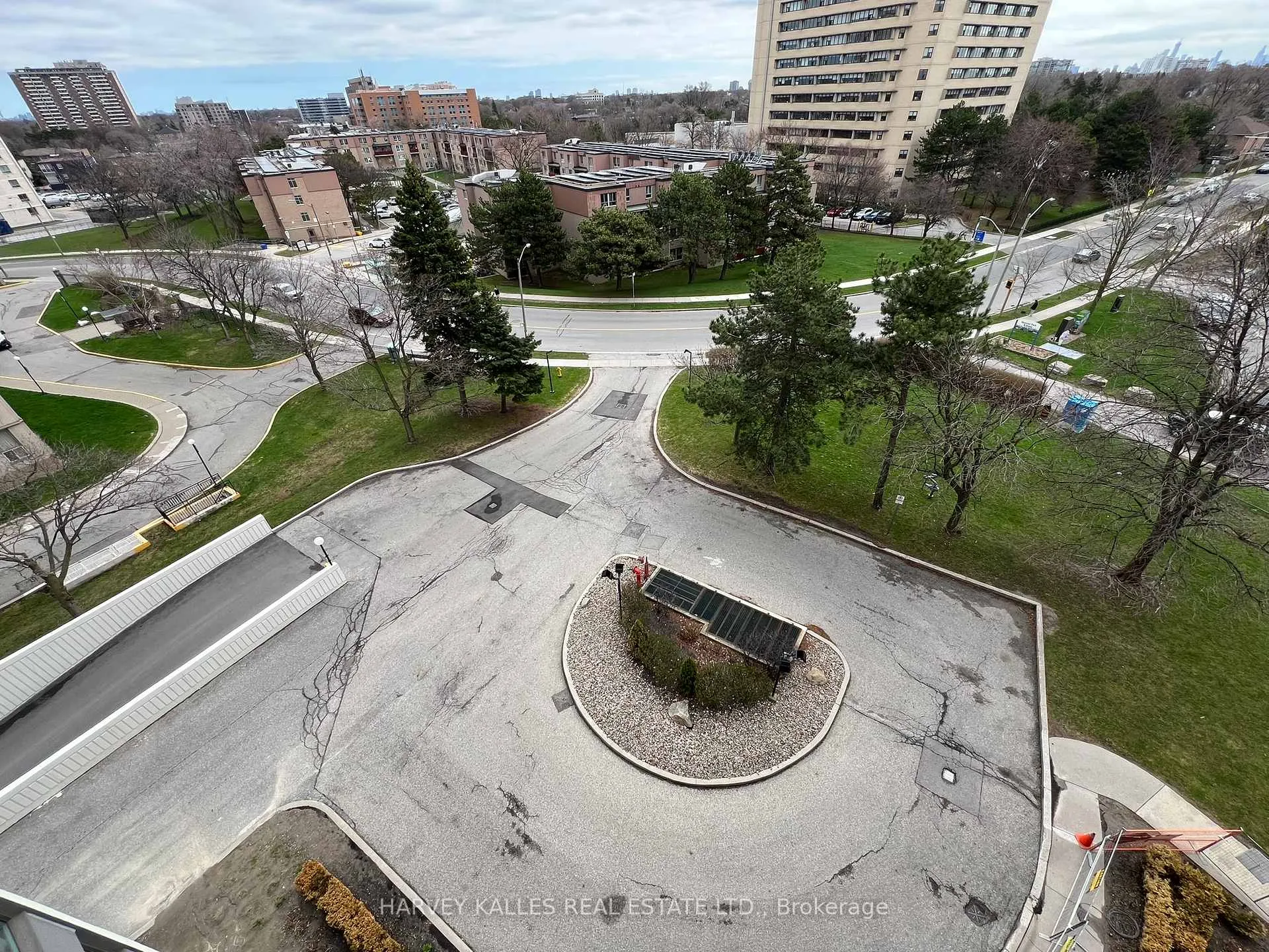 Photo 28 of Unit 704, 150 Neptune Drive, Toronto, Englemount-Lawrence — HOMEH