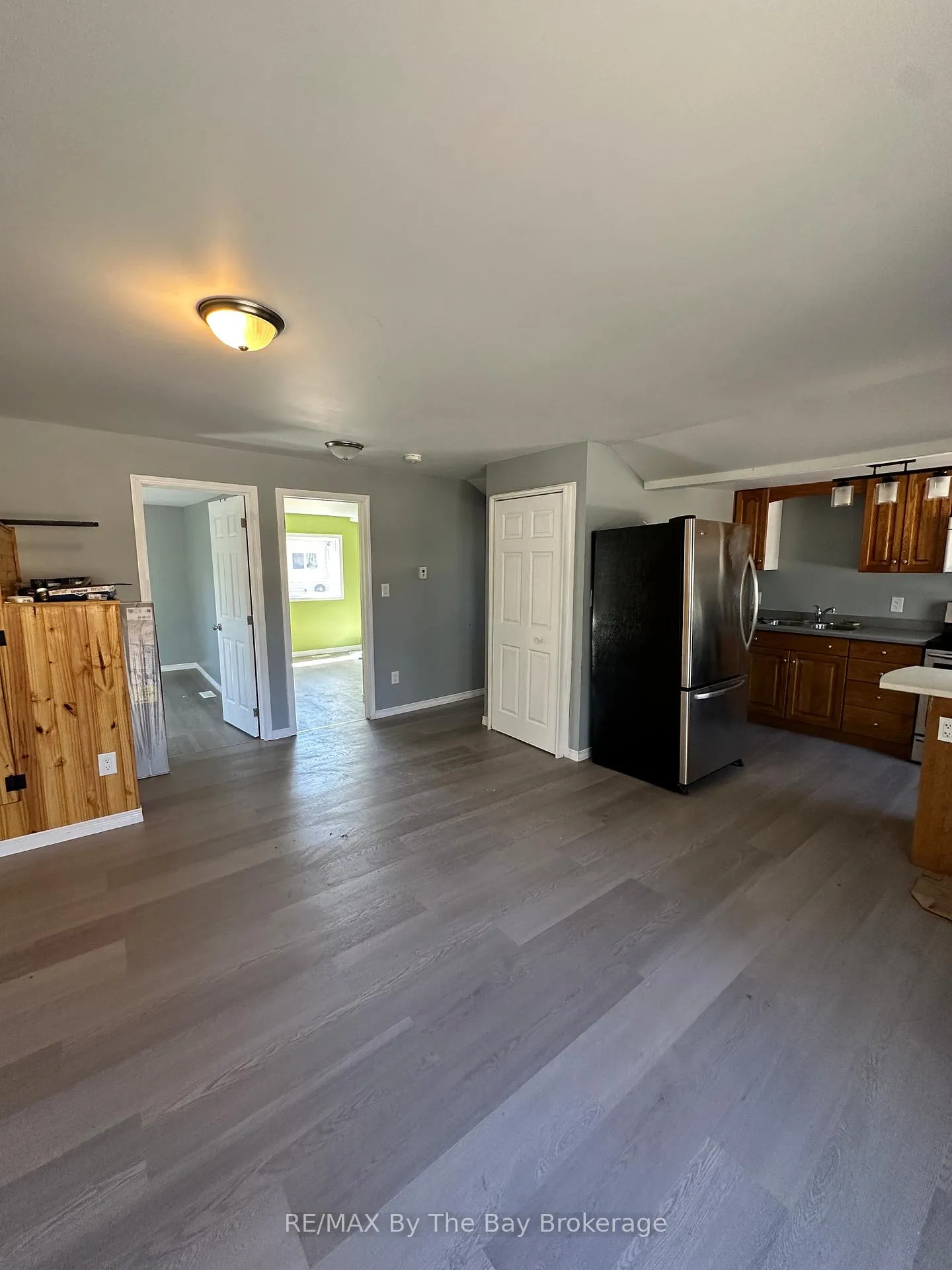 Photo 4 of 86 30th Street N, Wasaga Beach — HOMEH