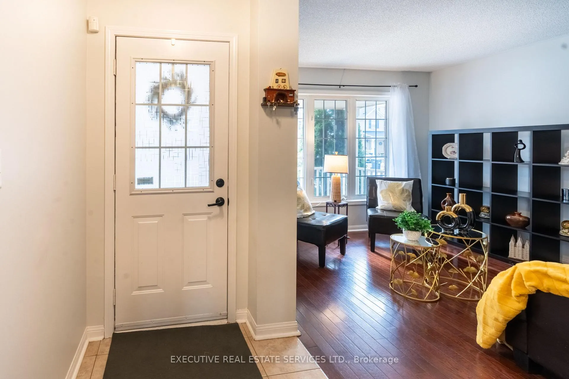 Photo 3 of 20 Wetmeadow Drive E, Brampton, Fletcher's Meadow — HOMEH