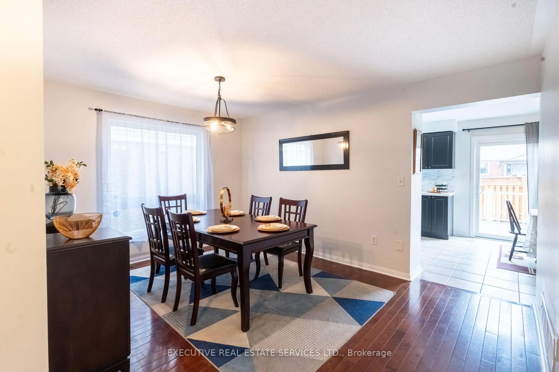 Photo 8 of 20 Wetmeadow Drive E, Brampton, Fletcher's Meadow — HOMEH