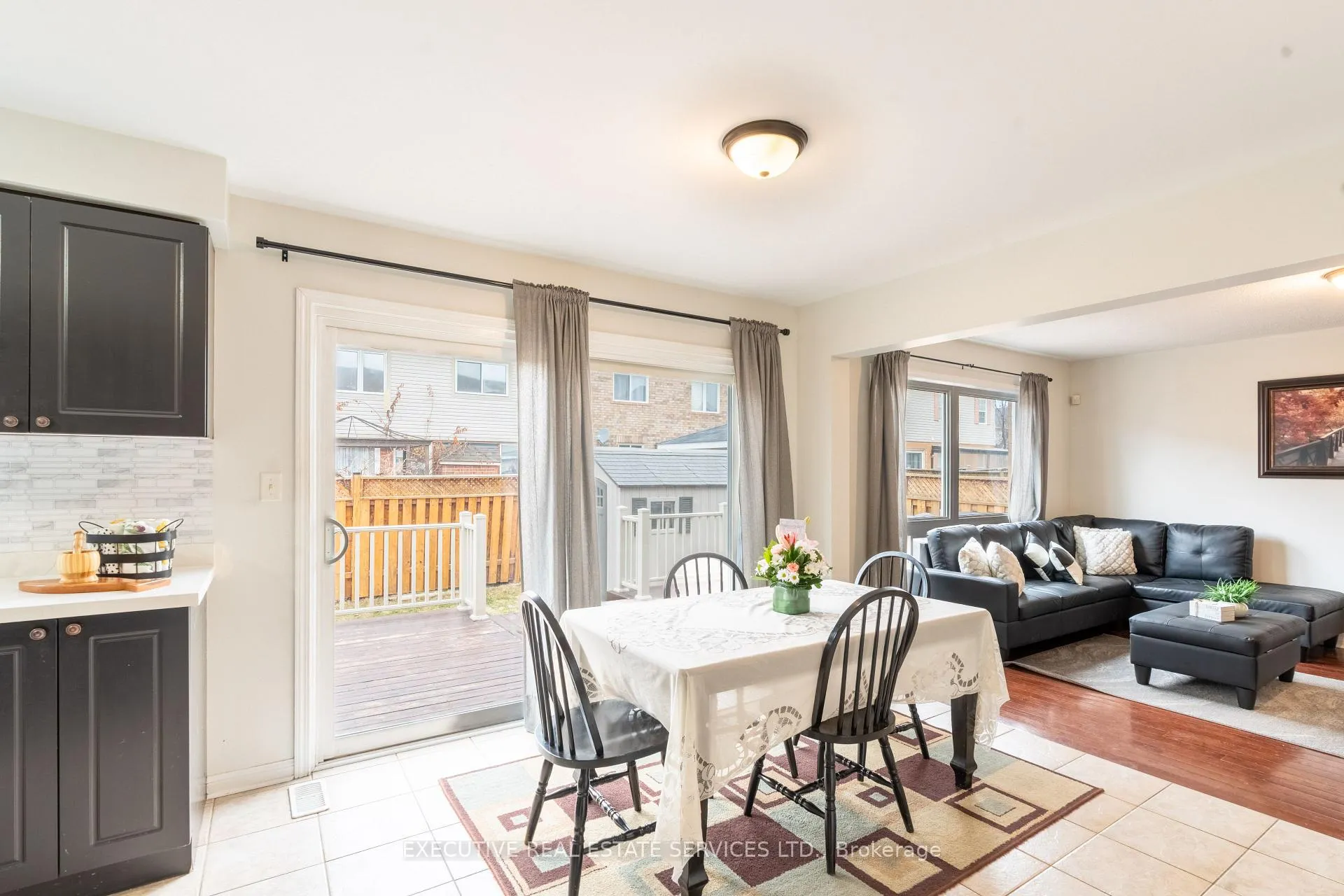 Photo 12 of 20 Wetmeadow Drive E, Brampton, Fletcher's Meadow — HOMEH