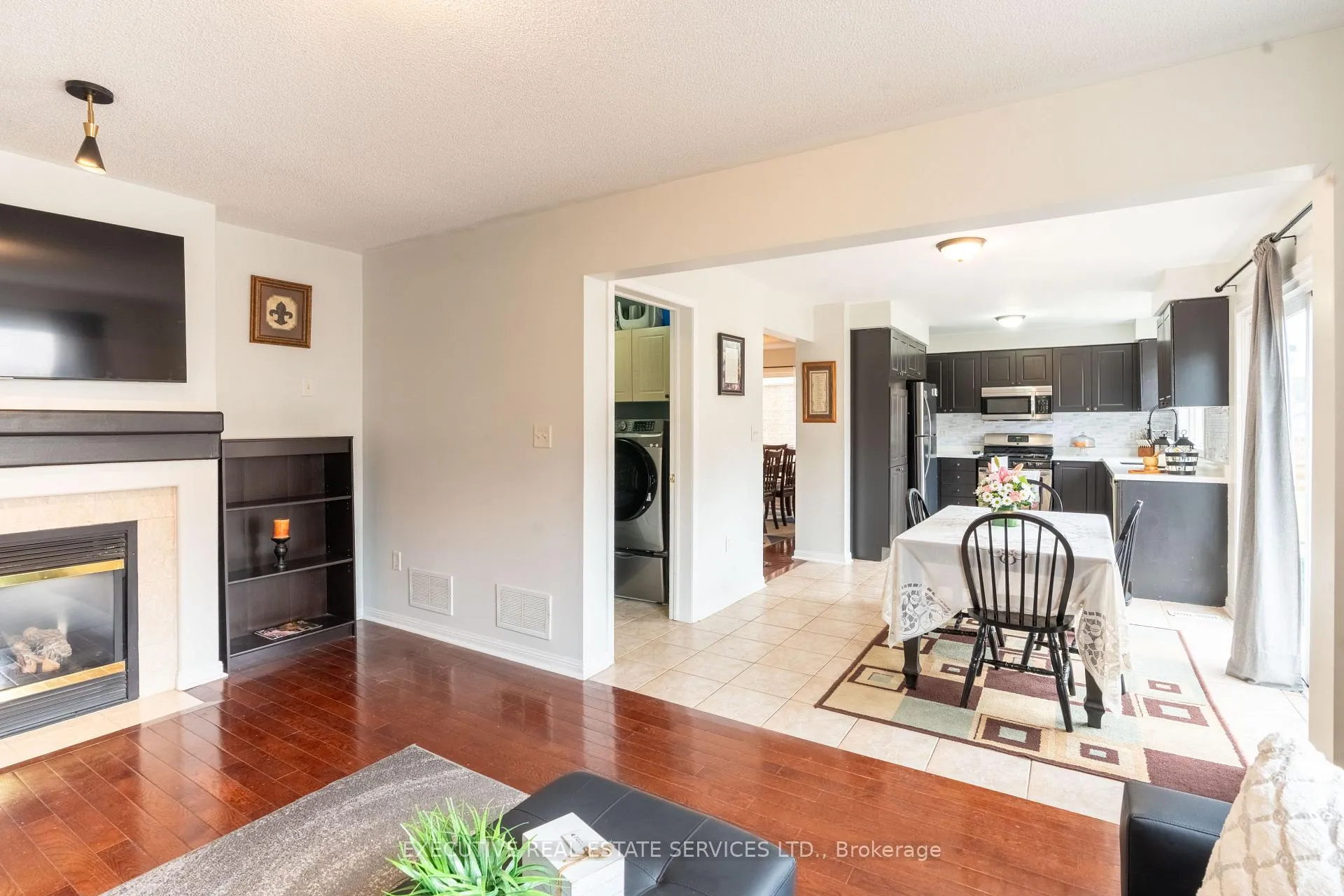 Photo 16 of 20 Wetmeadow Drive E, Brampton, Fletcher's Meadow — HOMEH