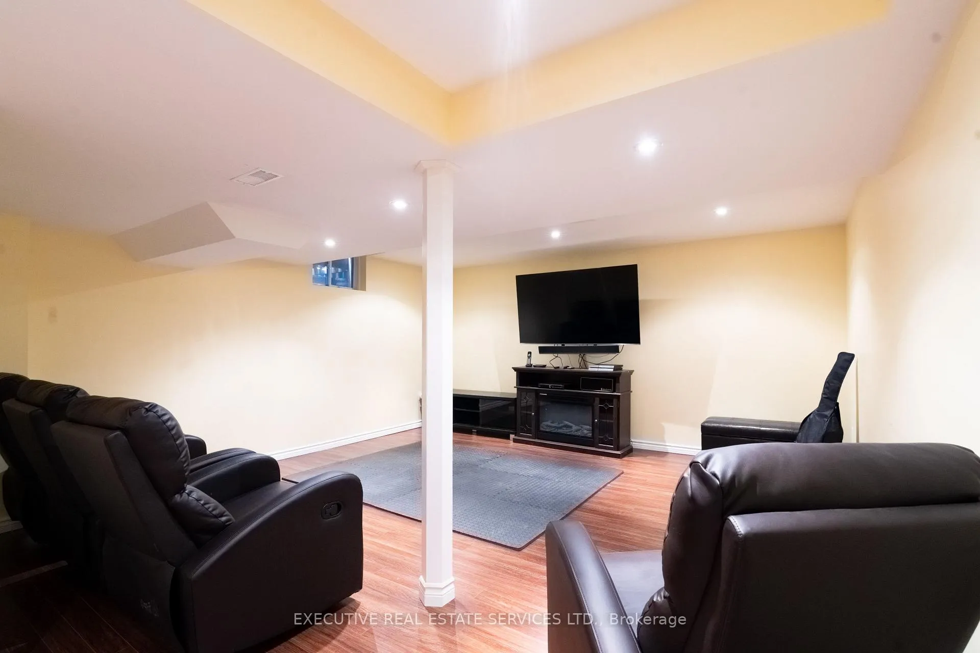 Photo 45 of 20 Wetmeadow Drive E, Brampton, Fletcher's Meadow — HOMEH