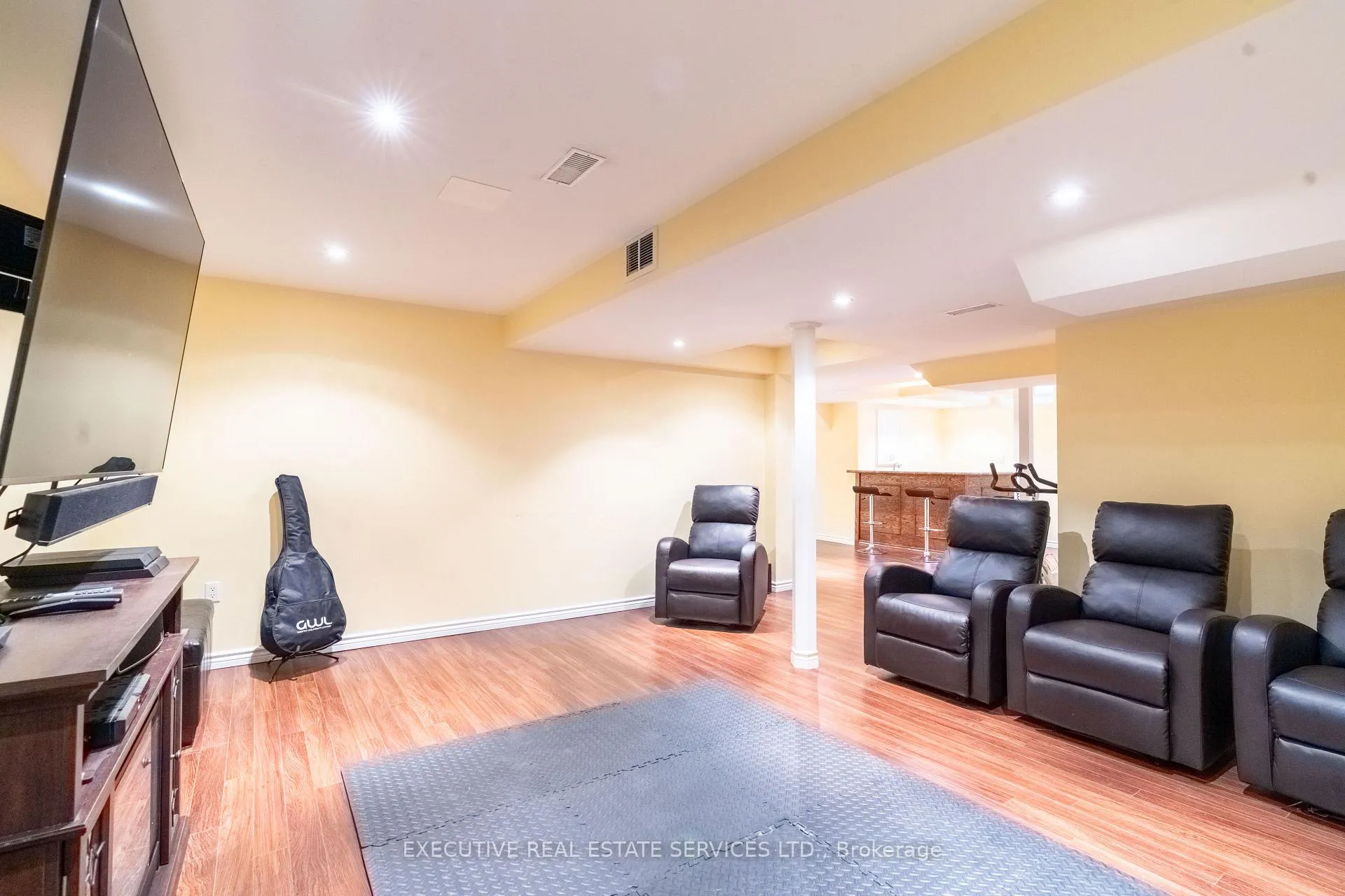 Photo 46 of 20 Wetmeadow Drive E, Brampton, Fletcher's Meadow — HOMEH