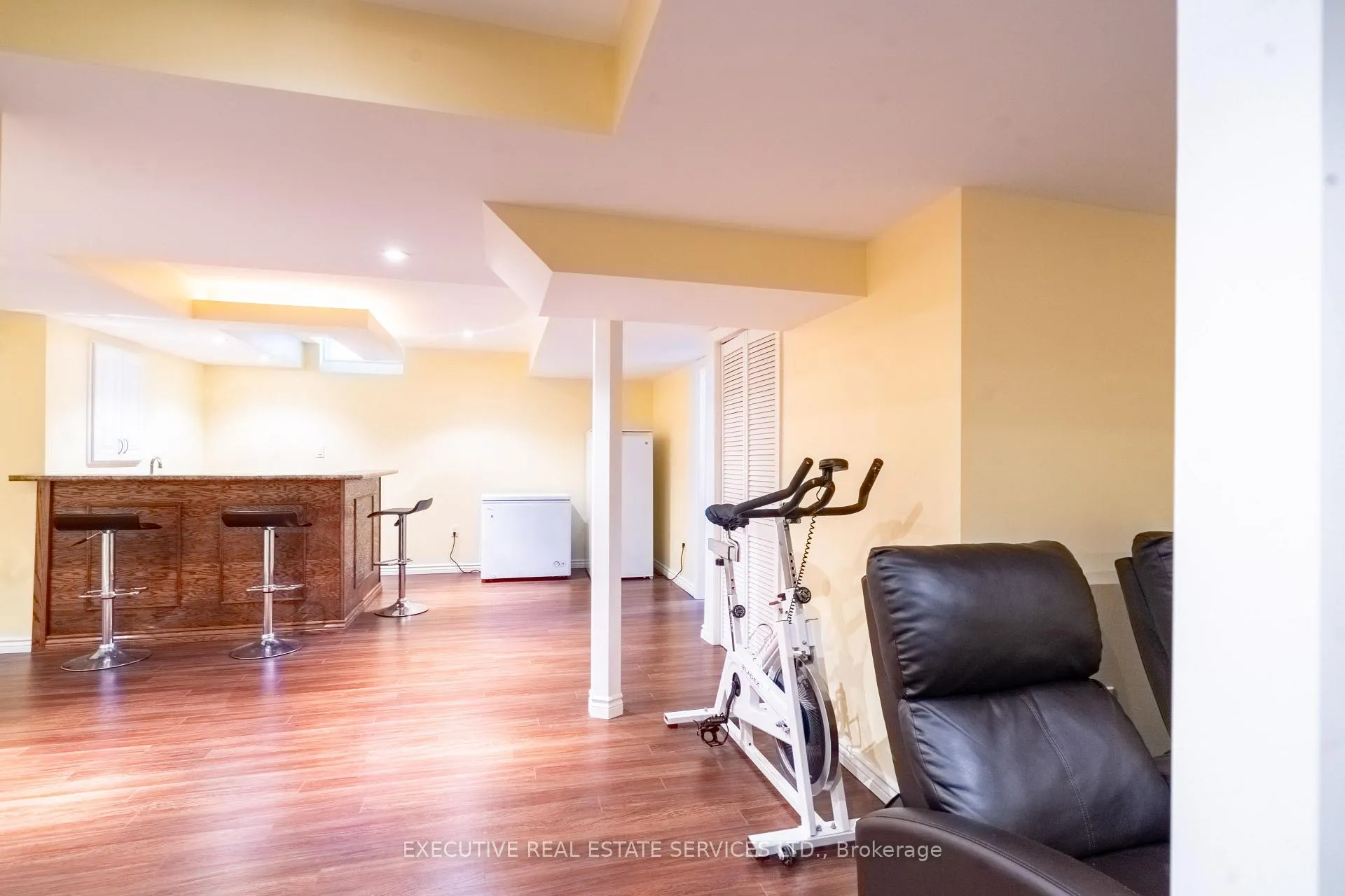 Photo 47 of 20 Wetmeadow Drive E, Brampton, Fletcher's Meadow — HOMEH