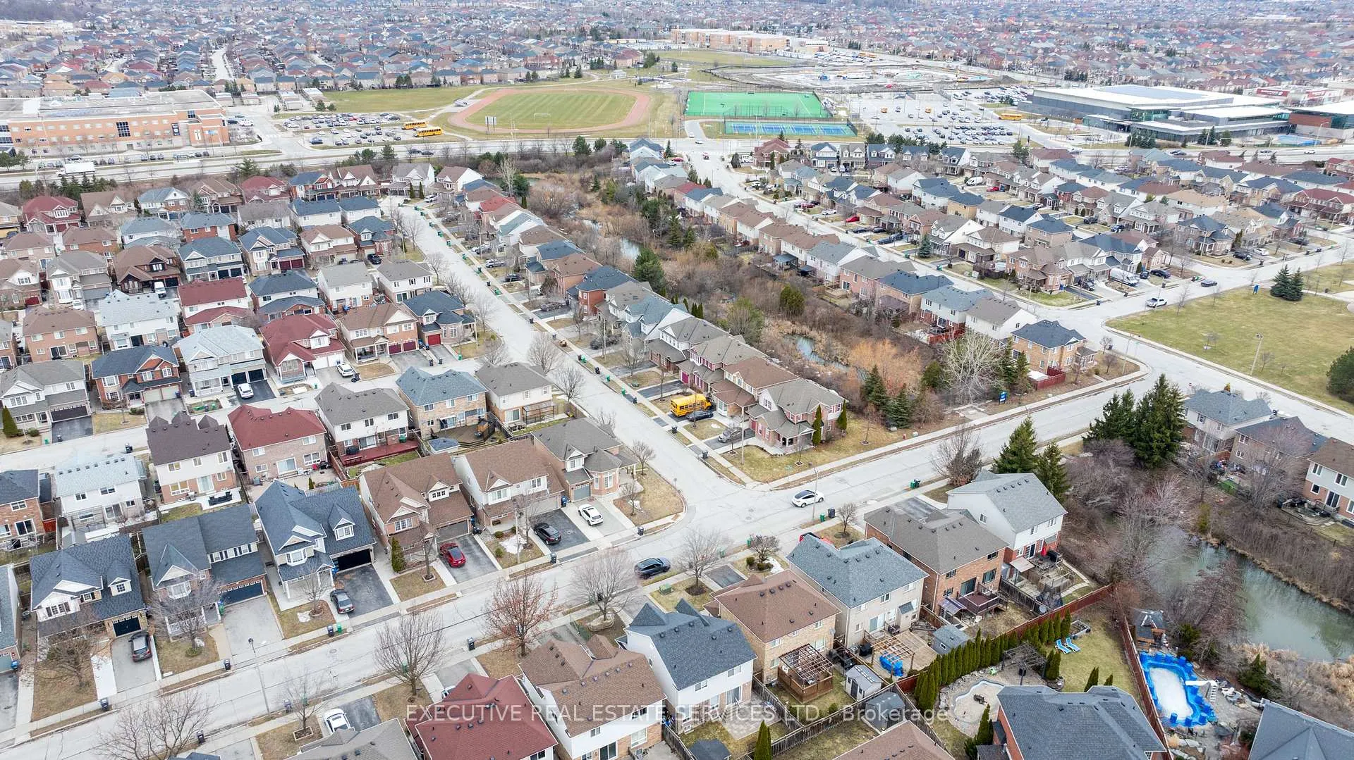 Photo 50 of 20 Wetmeadow Drive E, Brampton, Fletcher's Meadow — HOMEH