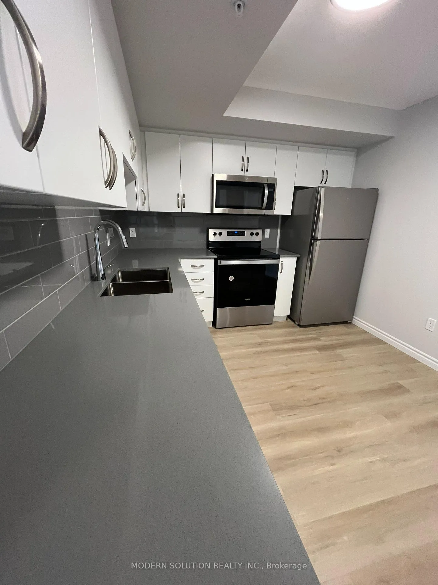 Photo 7 of Unit 907, 425 Watson Parkway N, Guelph, Grange Road — HOMEH