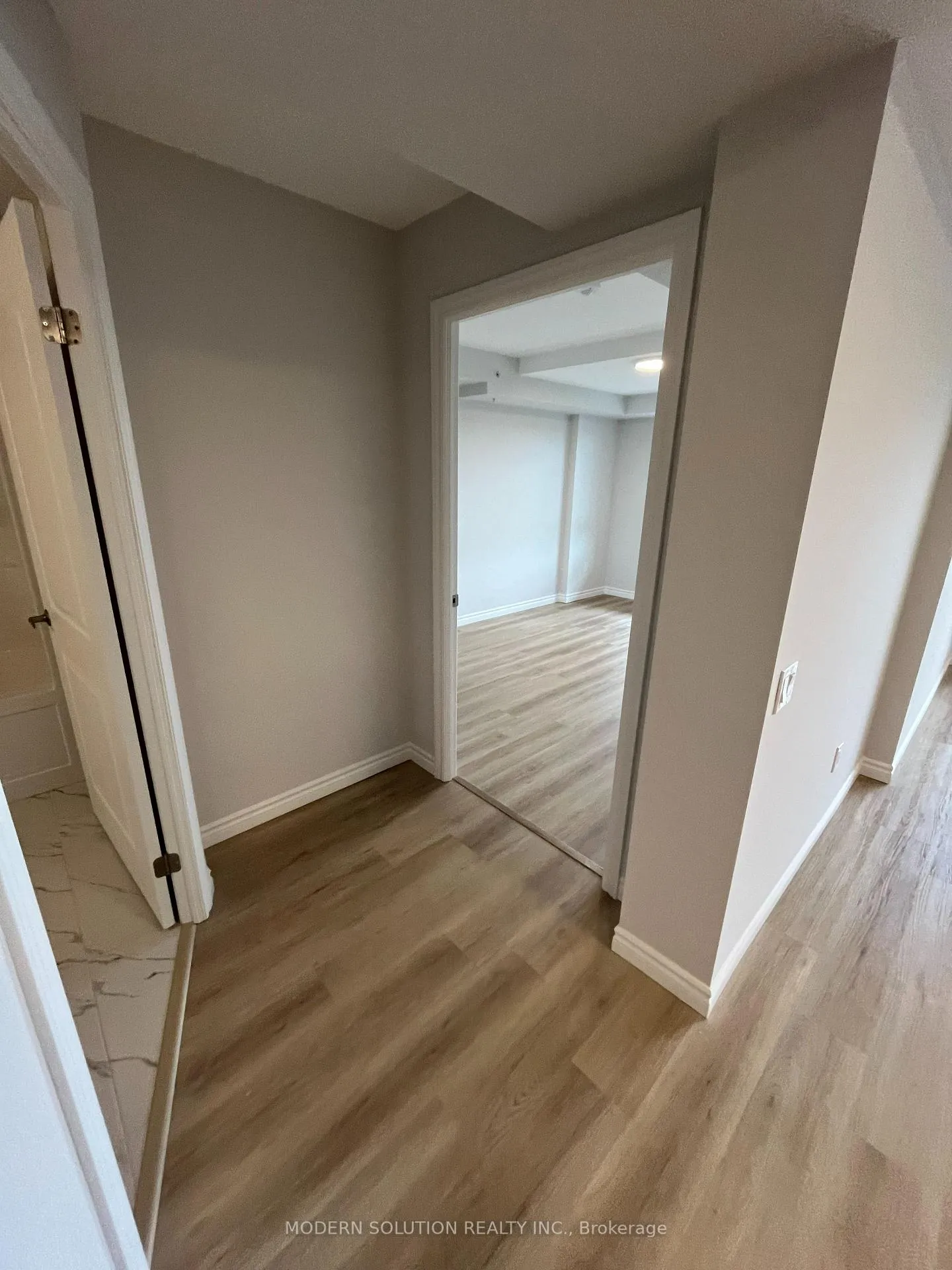 Photo 11 of Unit 907, 425 Watson Parkway N, Guelph, Grange Road — HOMEH
