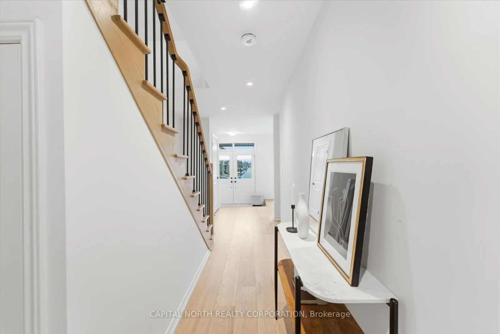 Photo 6 of 32 Holyrood Crescent, Vaughan, Kleinburg — HOMEH