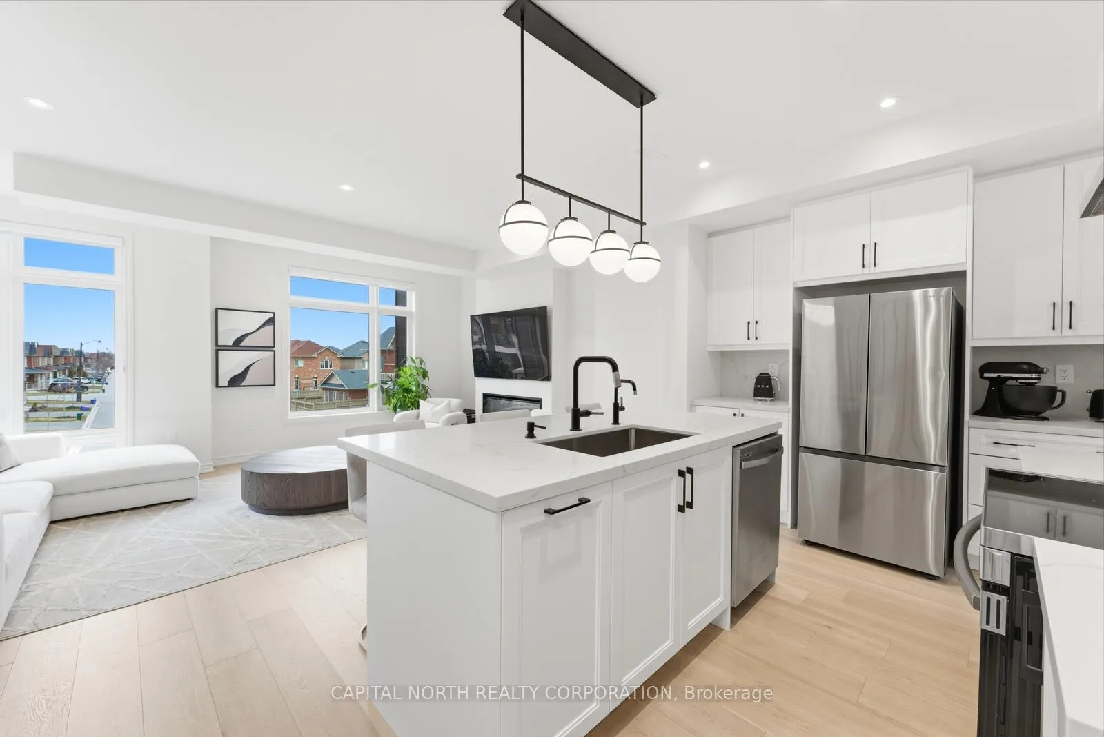 Photo 15 of 32 Holyrood Crescent, Vaughan, Kleinburg — HOMEH