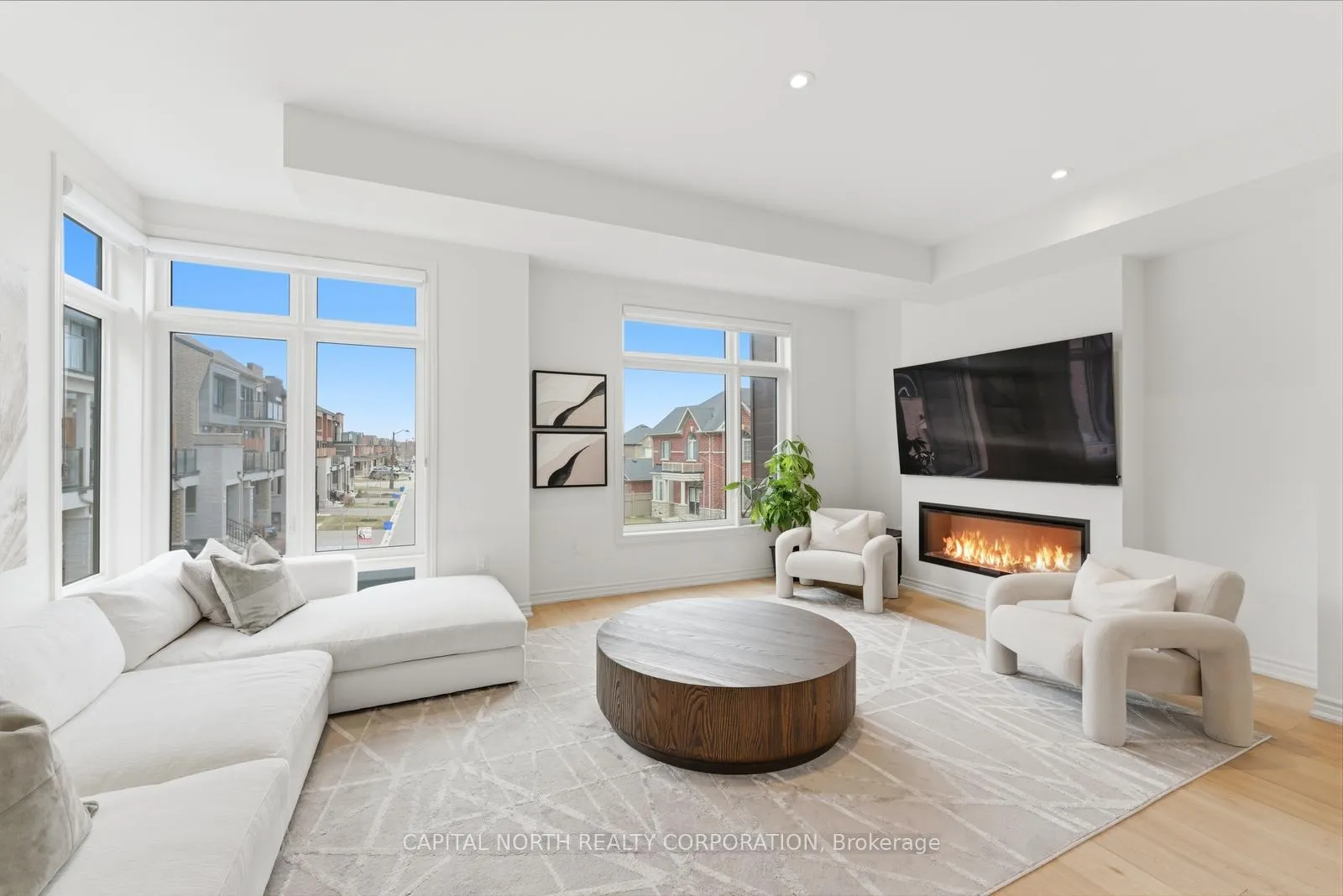 Photo 16 of 32 Holyrood Crescent, Vaughan, Kleinburg — HOMEH