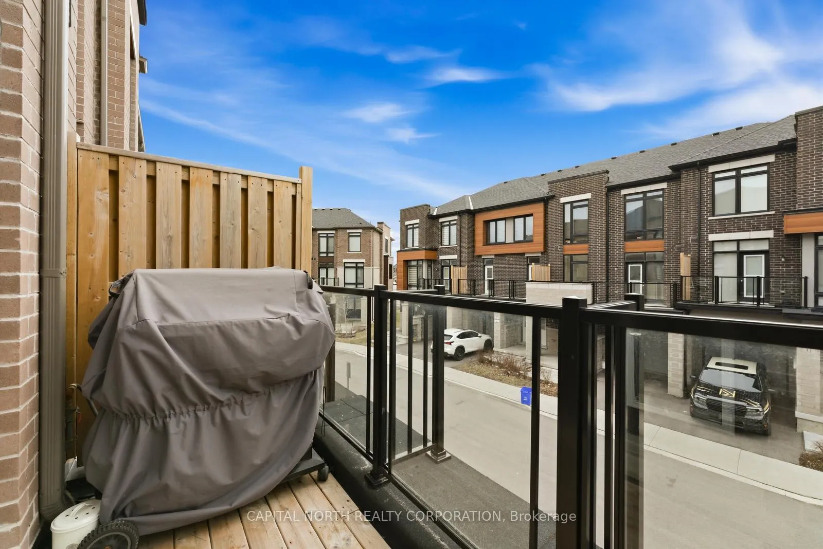 Photo 24 of 32 Holyrood Crescent, Vaughan, Kleinburg — HOMEH