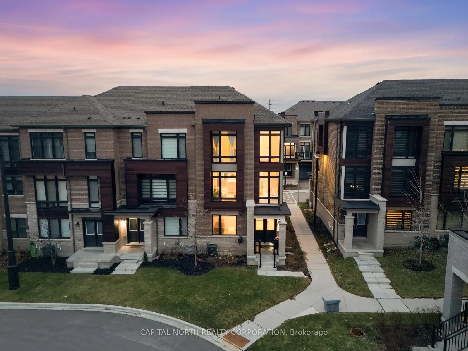 Photo 46 of 32 Holyrood Crescent, Vaughan, Kleinburg — HOMEH