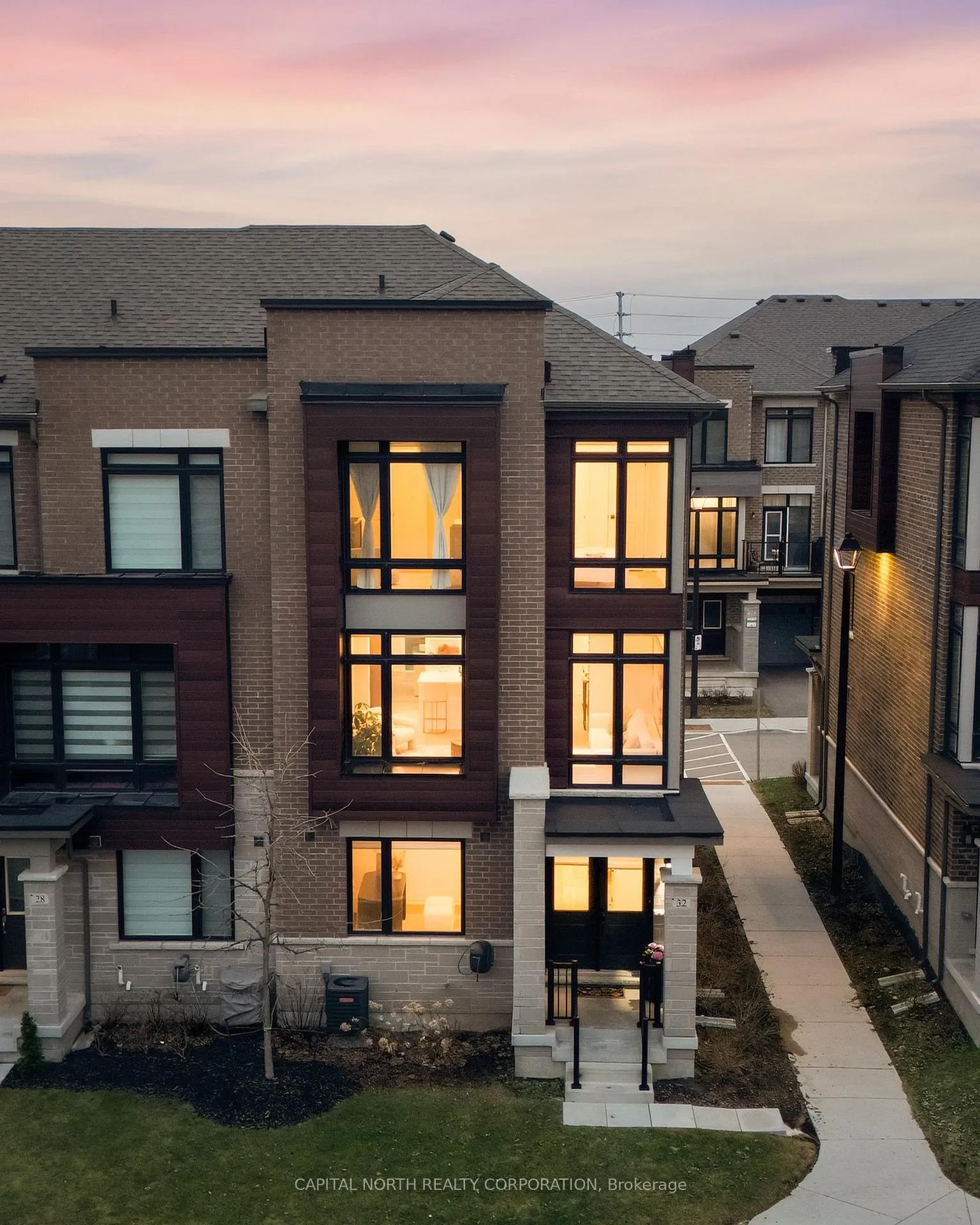 Photo 47 of 32 Holyrood Crescent, Vaughan, Kleinburg — HOMEH