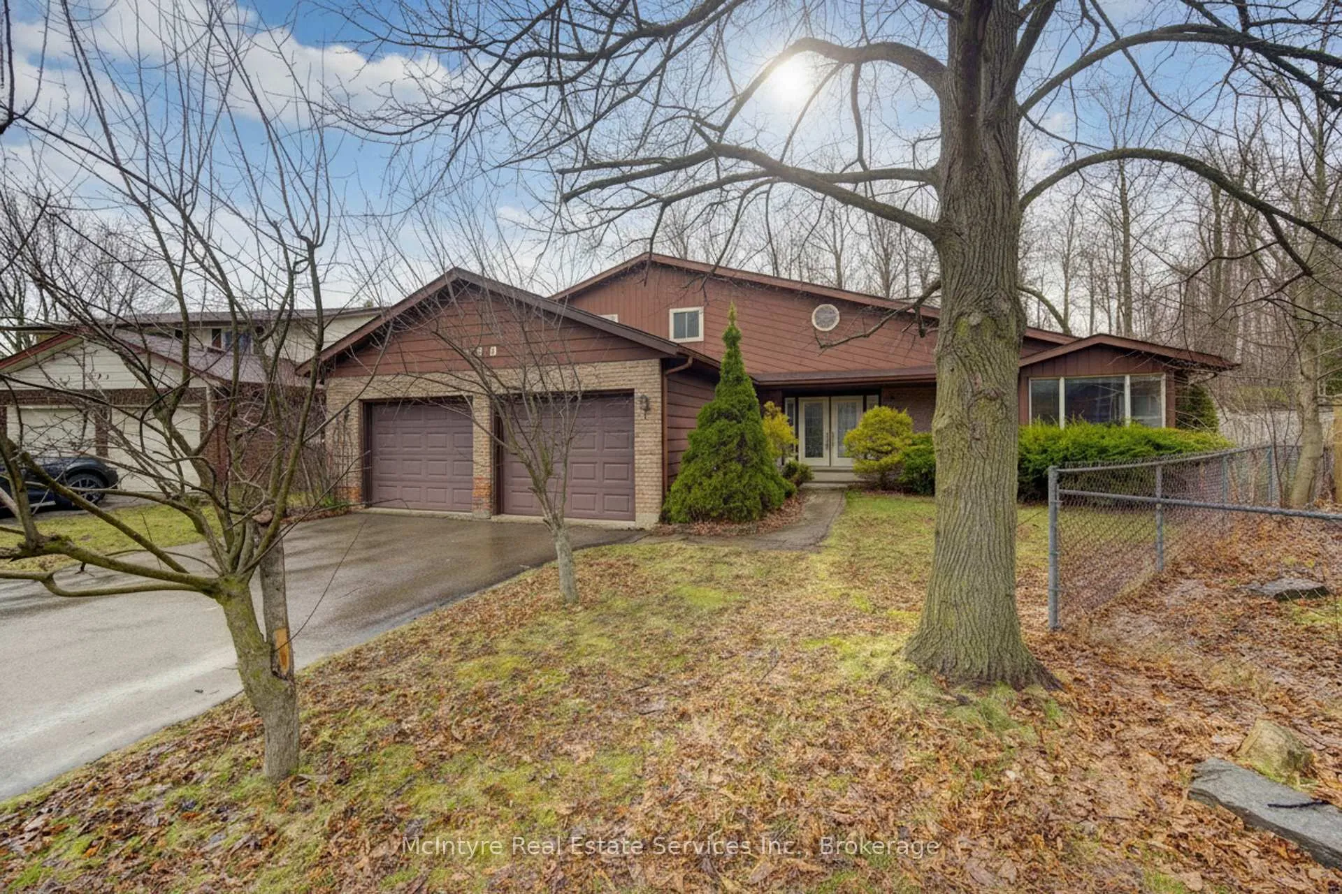 Photo 1 of 190 Silvercrest Drive, Waterloo — HOMEH