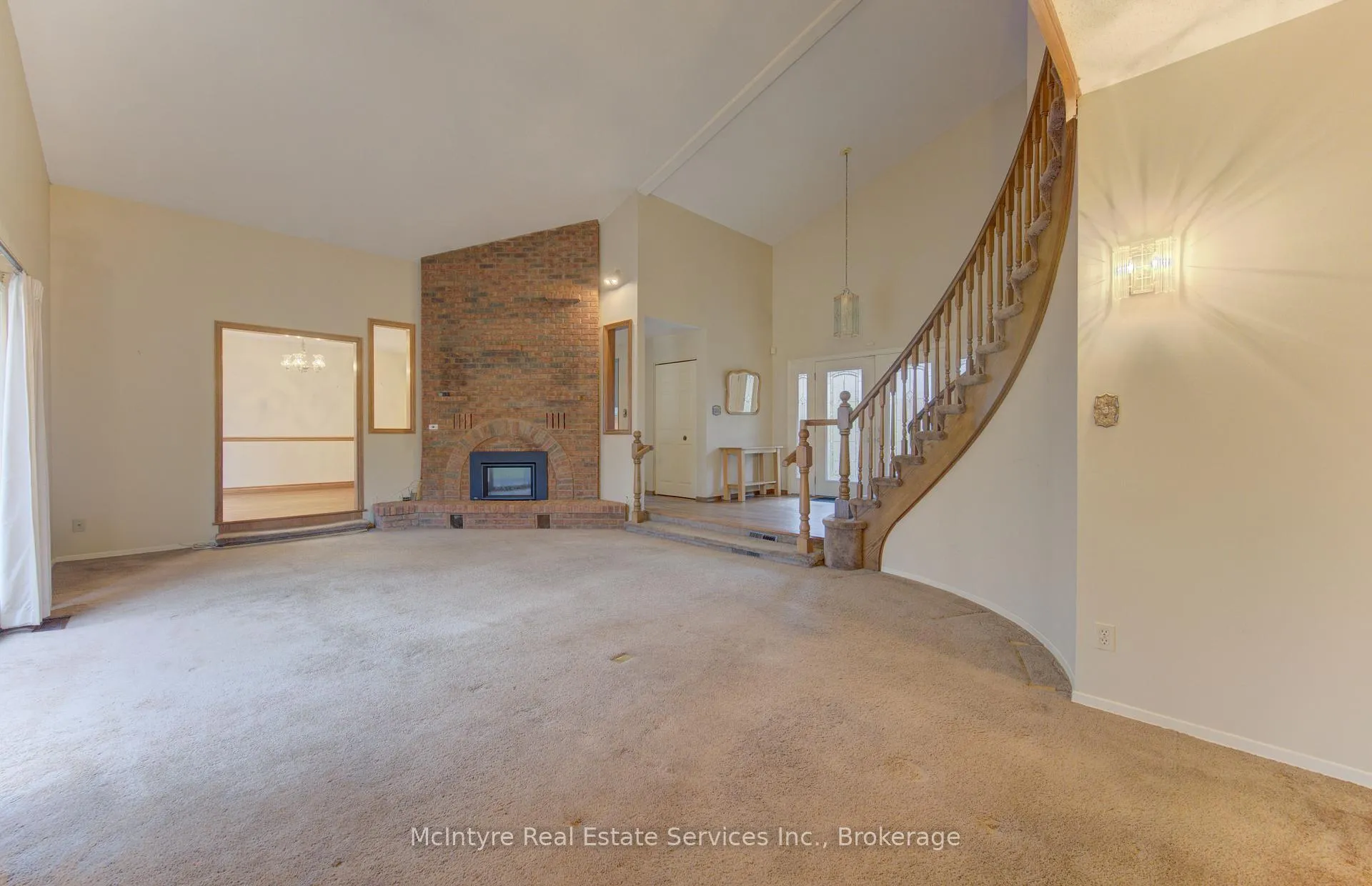 Photo 10 of 190 Silvercrest Drive, Waterloo — HOMEH