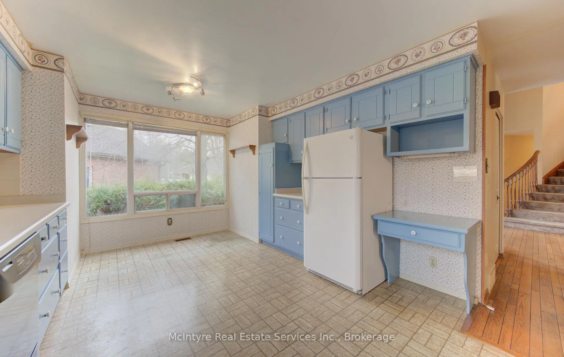 Photo 16 of 190 Silvercrest Drive, Waterloo — HOMEH