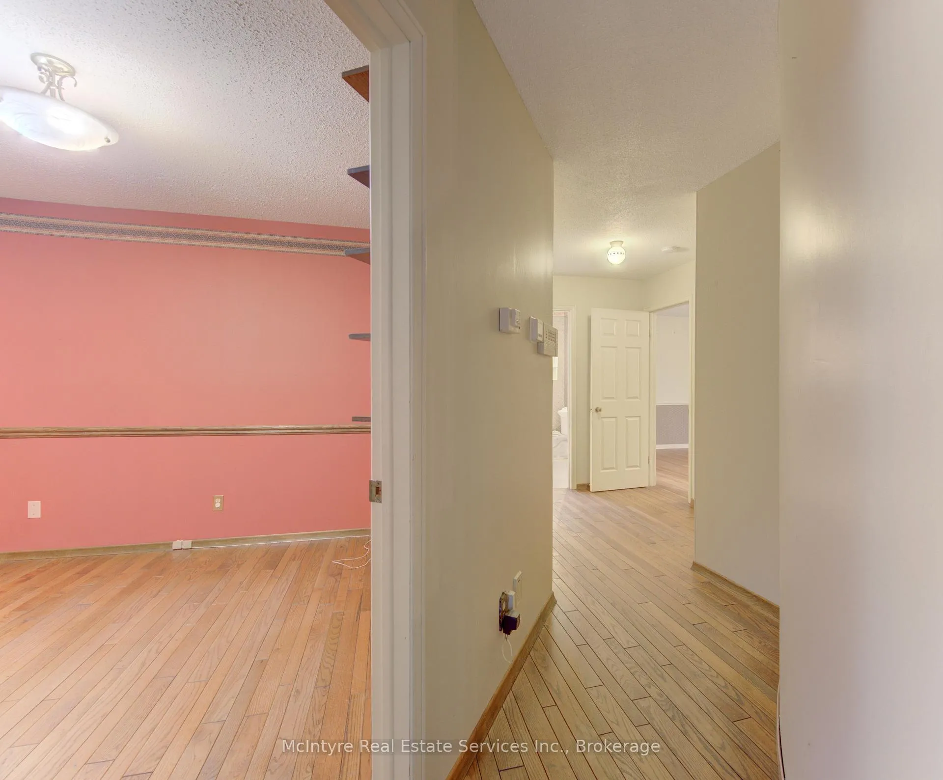 Photo 20 of 190 Silvercrest Drive, Waterloo — HOMEH