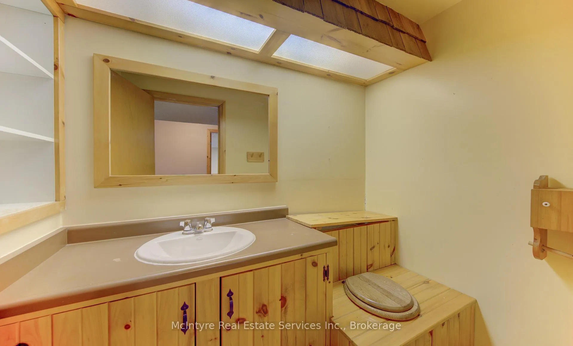 Photo 36 of 190 Silvercrest Drive, Waterloo — HOMEH