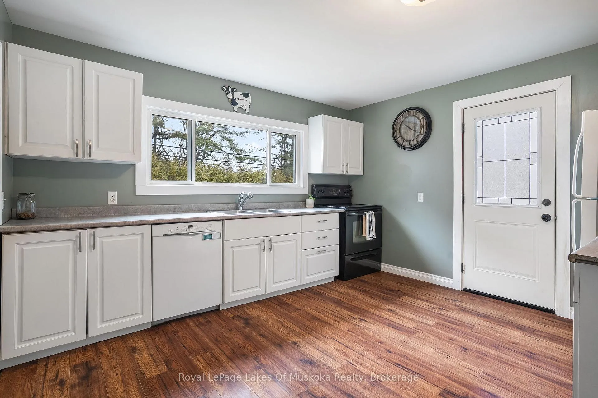 Photo 20 of 1150 Manitoba Street, Bracebridge, Monck (Bracebridge) — HOMEH
