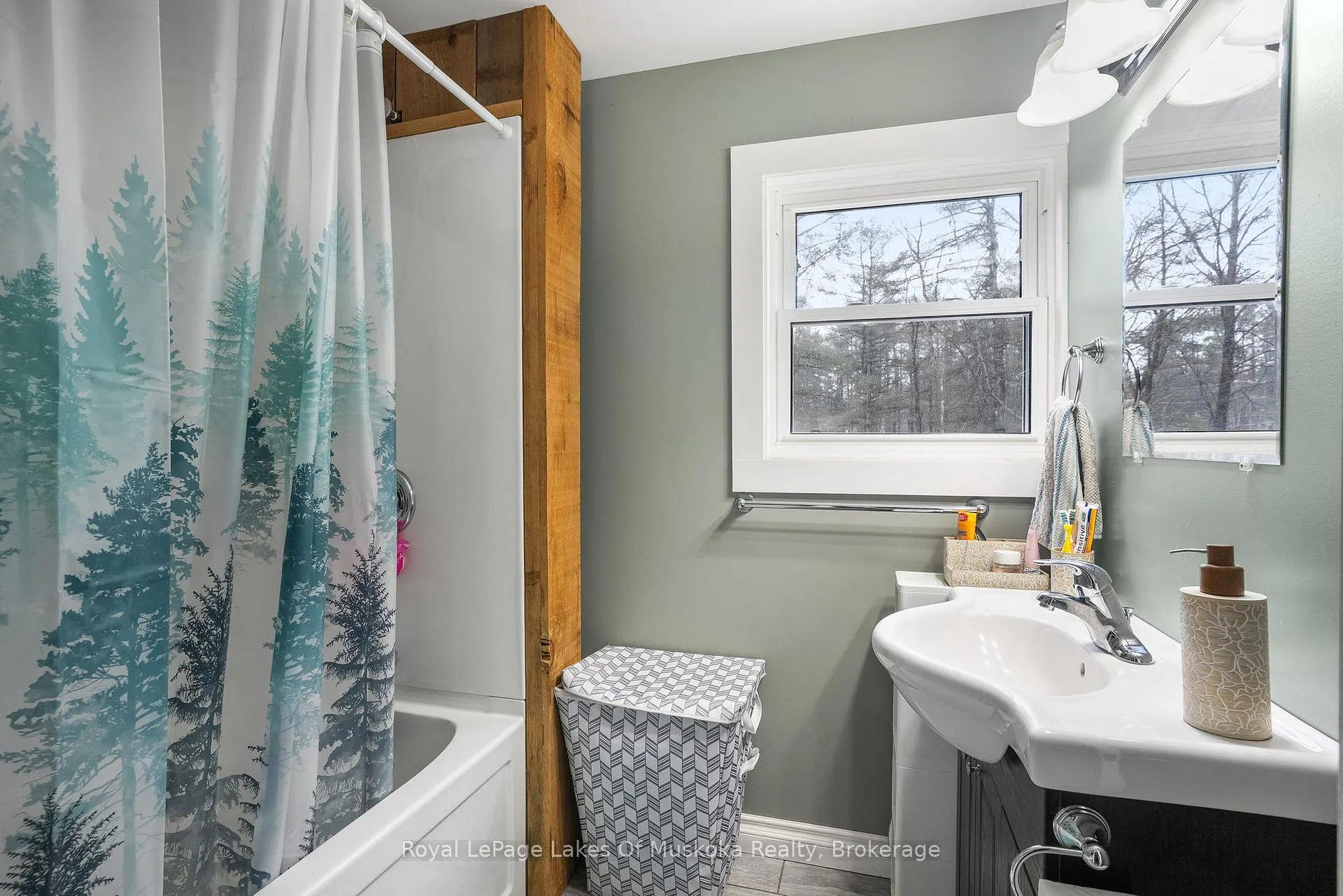 Photo 32 of 1150 Manitoba Street, Bracebridge, Monck (Bracebridge) — HOMEH