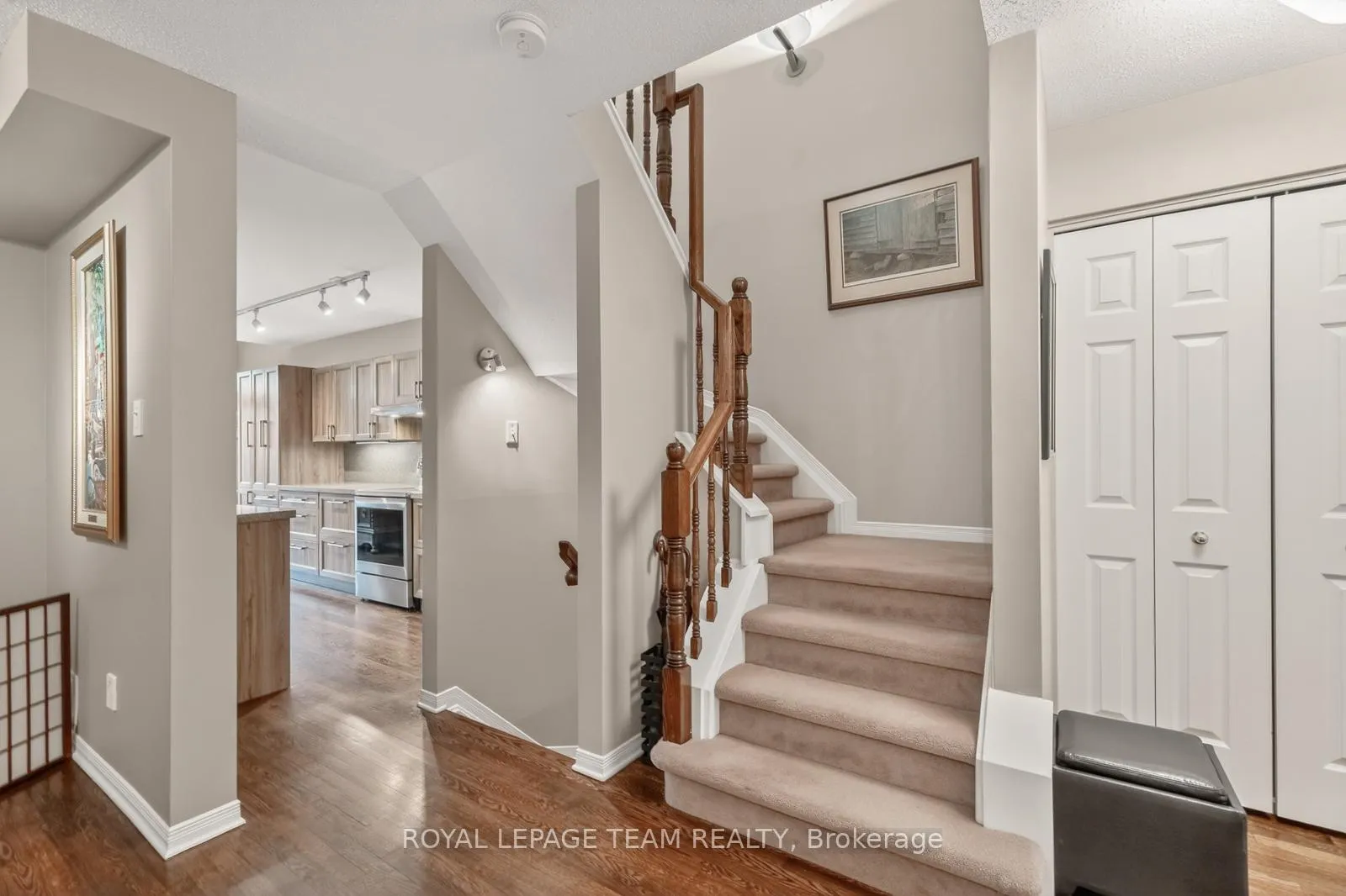 Photo 13 of 9 Borealis Crescent, Ottawa, Carson Meadows — HOMEH