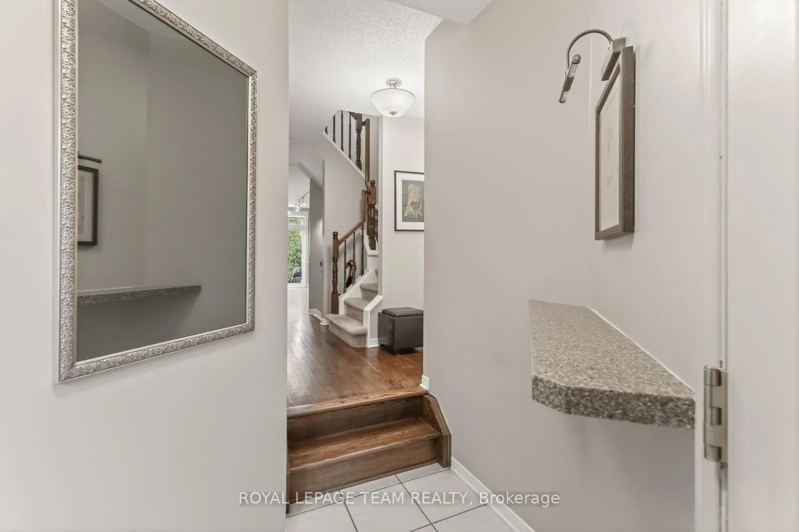 Photo 23 of 9 Borealis Crescent, Ottawa, Carson Meadows — HOMEH