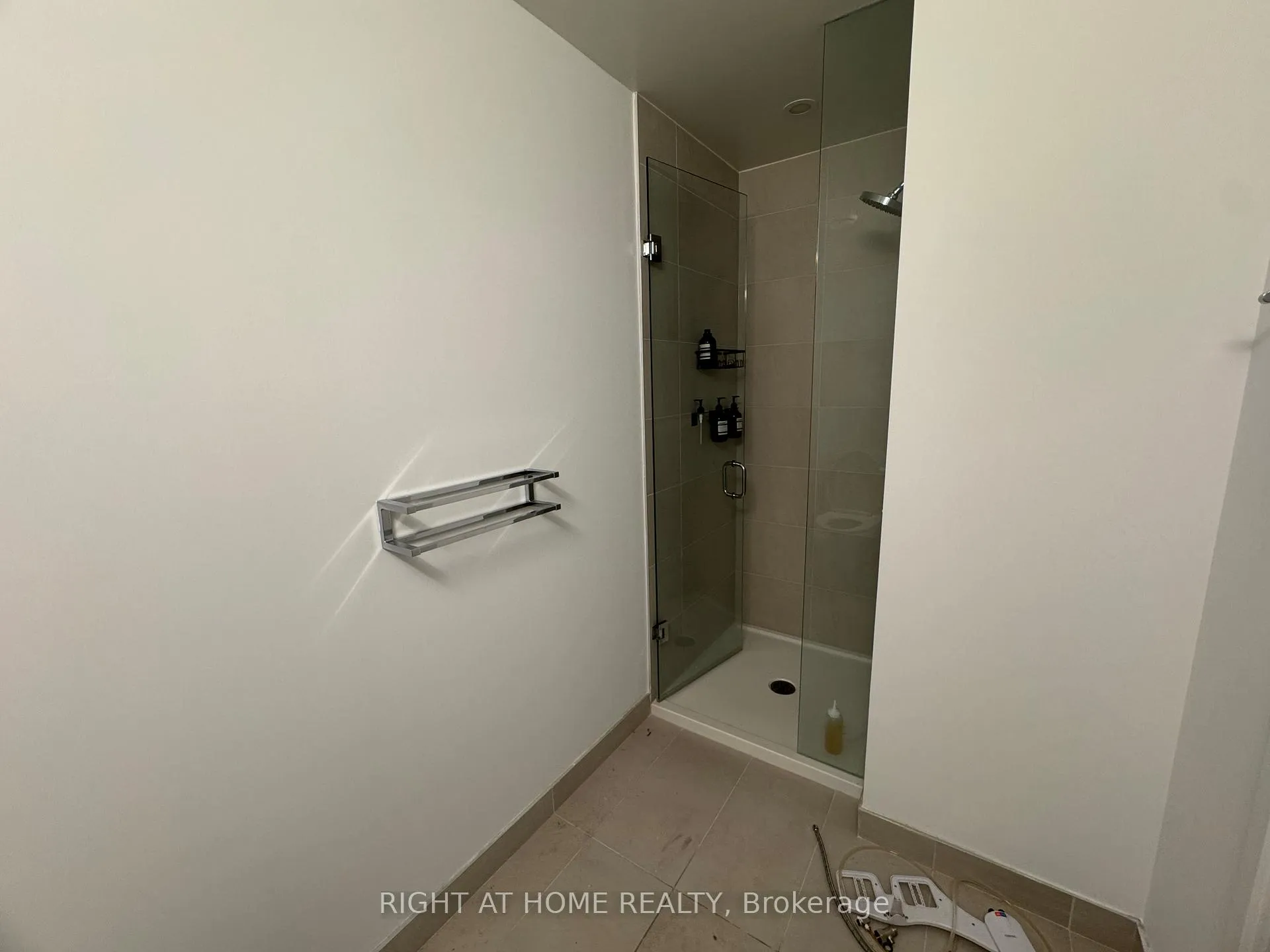 Photo 8 of Unit 2005, 1000 Portage Parkway, Vaughan, Vaughan Corporate Centre — HOMEH