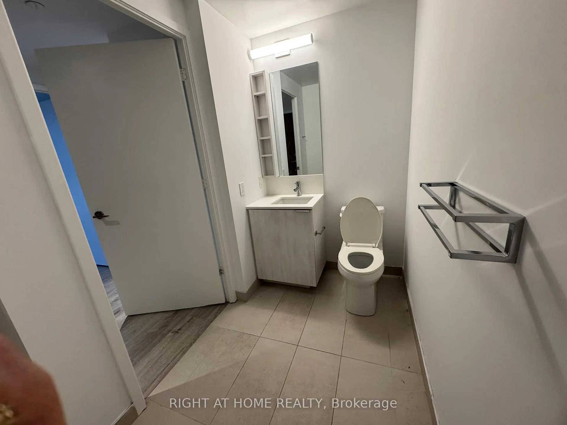 Photo 9 of Unit 2005, 1000 Portage Parkway, Vaughan, Vaughan Corporate Centre — HOMEH