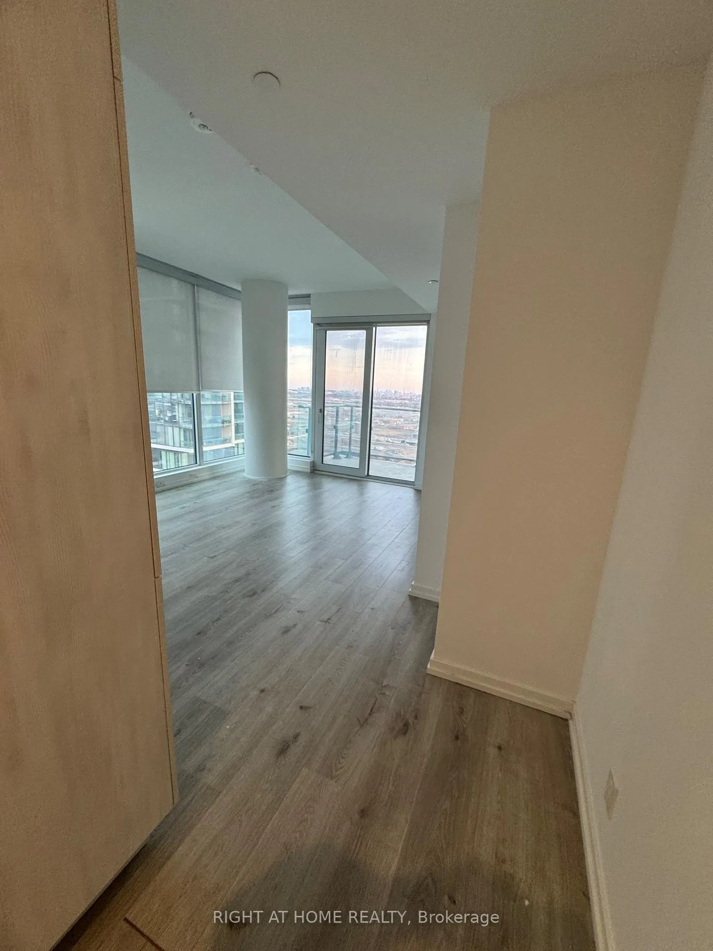 Photo 12 of Unit 2005, 1000 Portage Parkway, Vaughan, Vaughan Corporate Centre — HOMEH