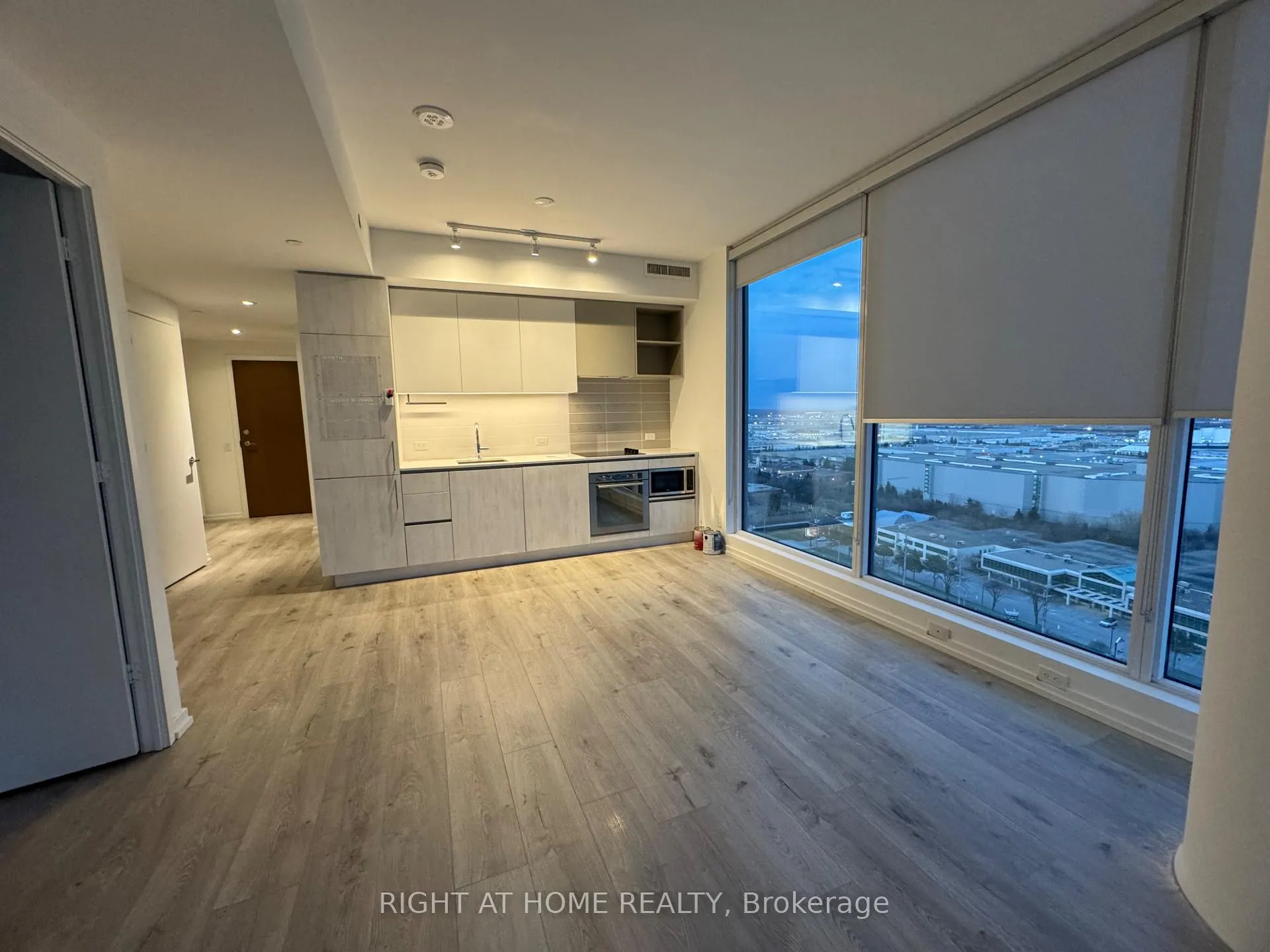 Photo 17 of Unit 2005, 1000 Portage Parkway, Vaughan, Vaughan Corporate Centre — HOMEH