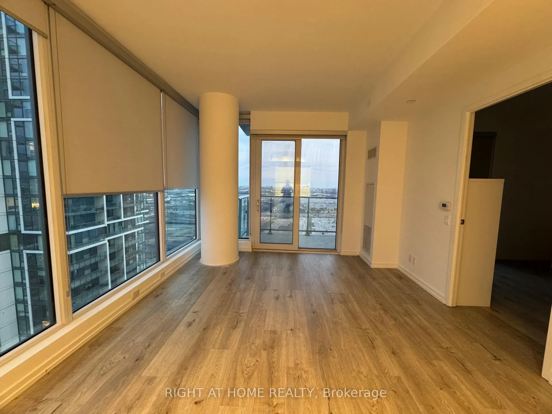 Photo 20 of Unit 2005, 1000 Portage Parkway, Vaughan, Vaughan Corporate Centre — HOMEH