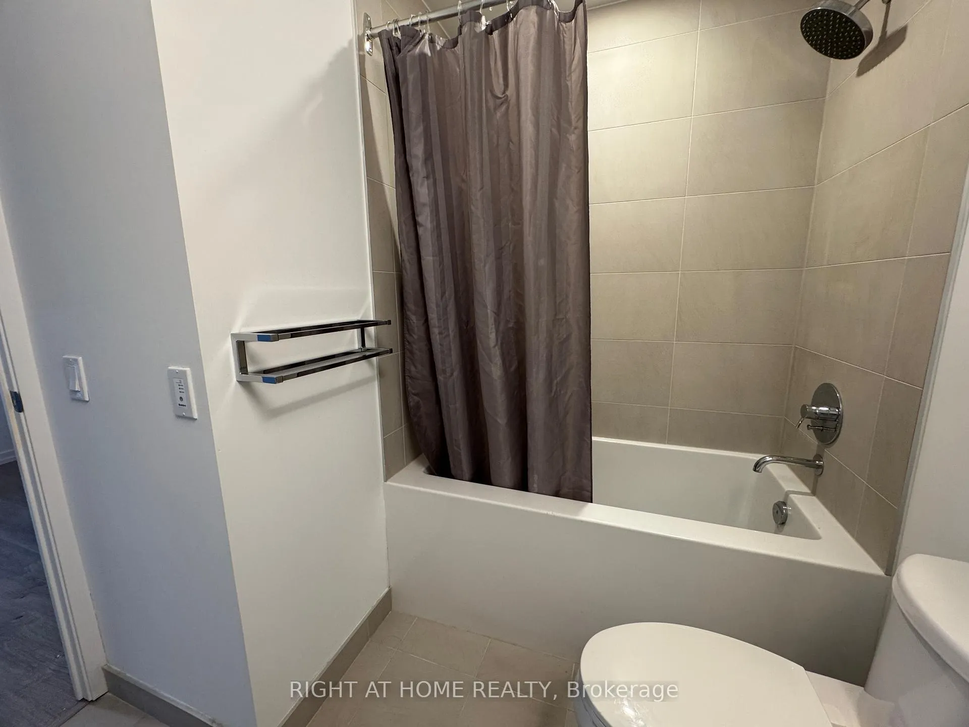 Photo 25 of Unit 2005, 1000 Portage Parkway, Vaughan, Vaughan Corporate Centre — HOMEH