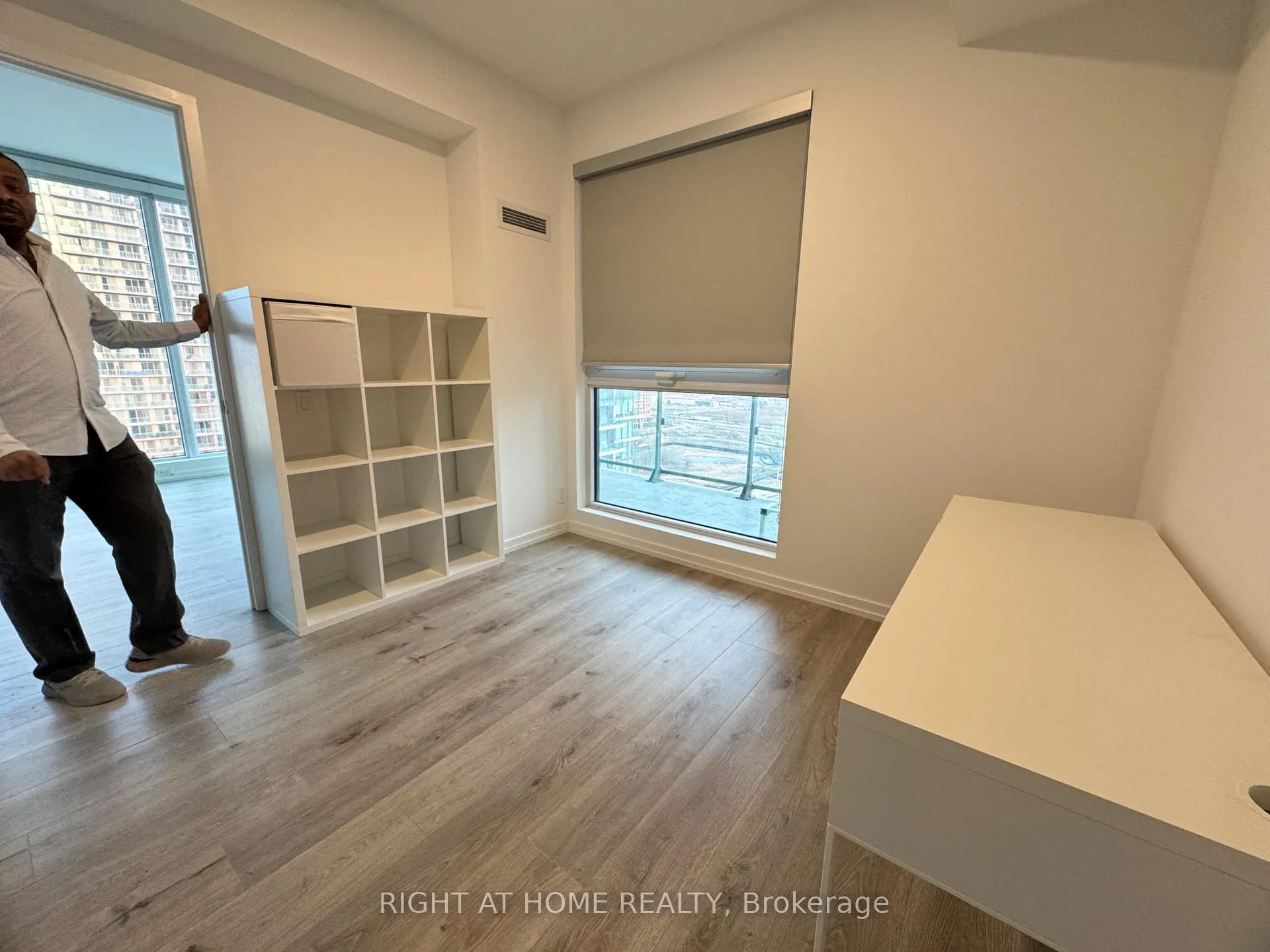 Photo 30 of Unit 2005, 1000 Portage Parkway, Vaughan, Vaughan Corporate Centre — HOMEH