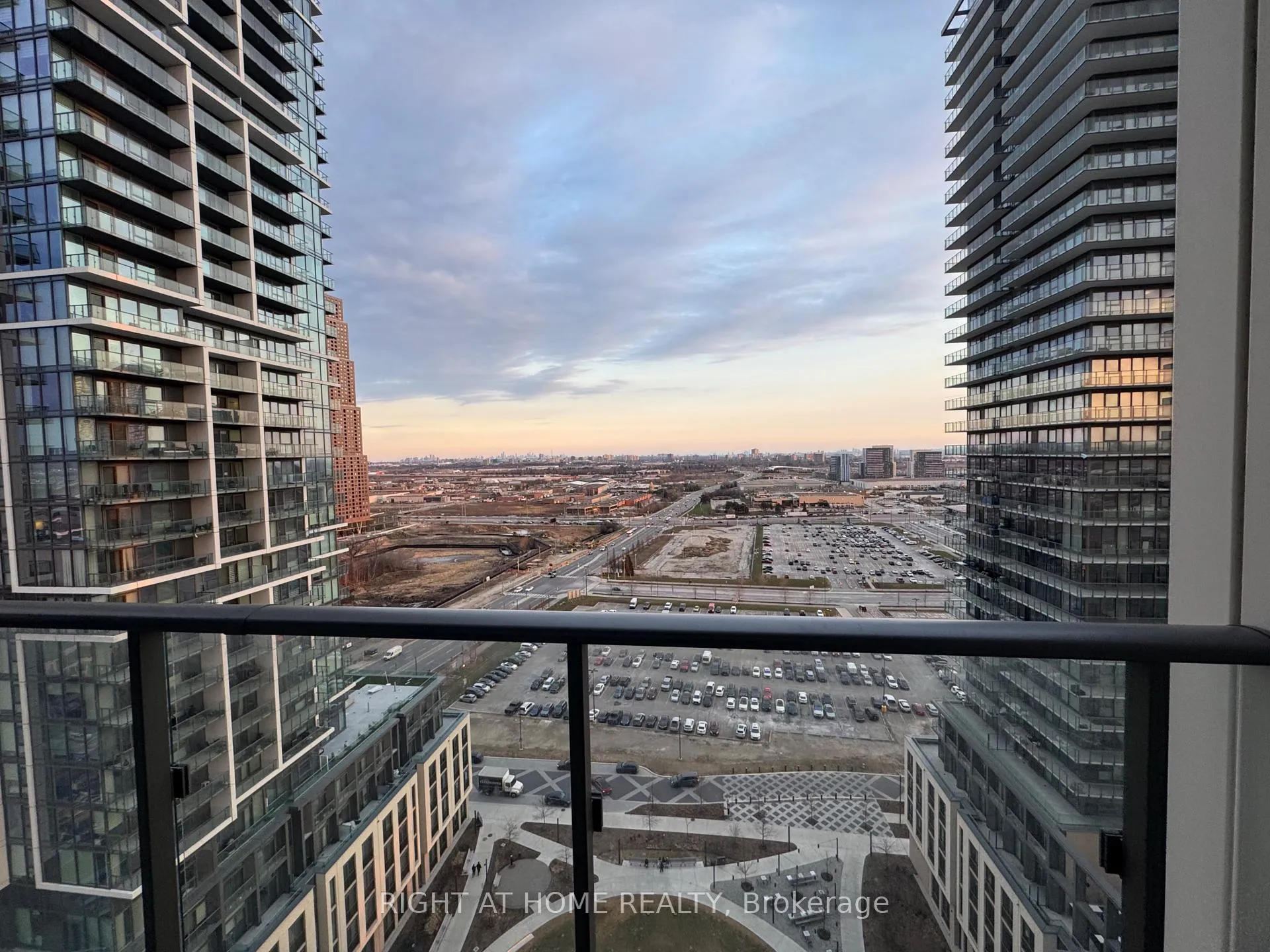 Photo 34 of Unit 2005, 1000 Portage Parkway, Vaughan, Vaughan Corporate Centre — HOMEH