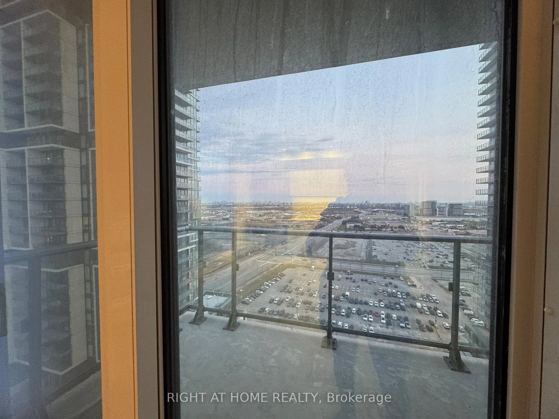Photo 40 of Unit 2005, 1000 Portage Parkway, Vaughan, Vaughan Corporate Centre — HOMEH