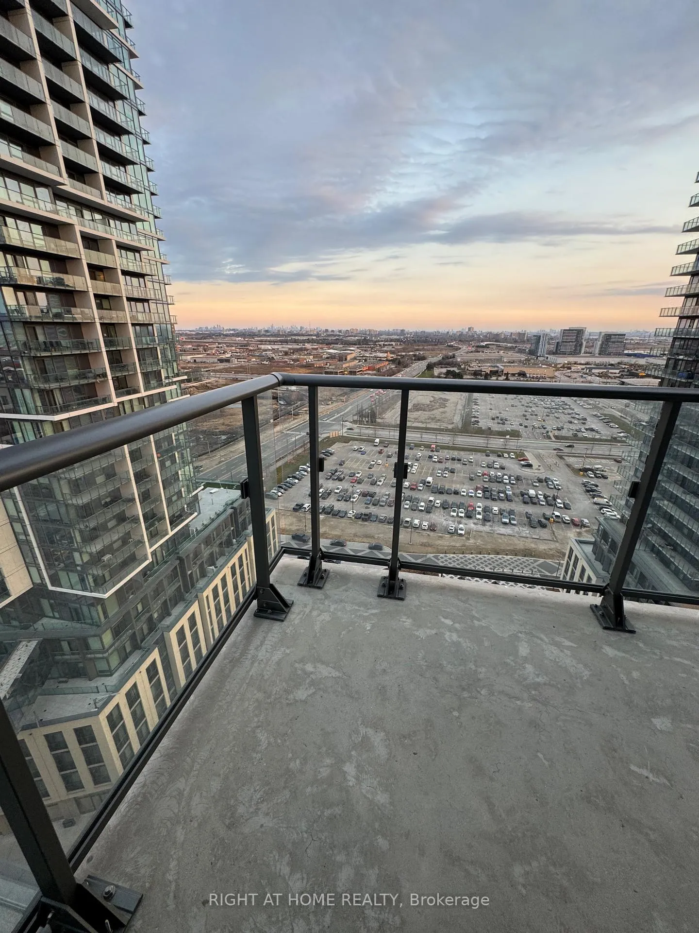Photo 41 of Unit 2005, 1000 Portage Parkway, Vaughan, Vaughan Corporate Centre — HOMEH