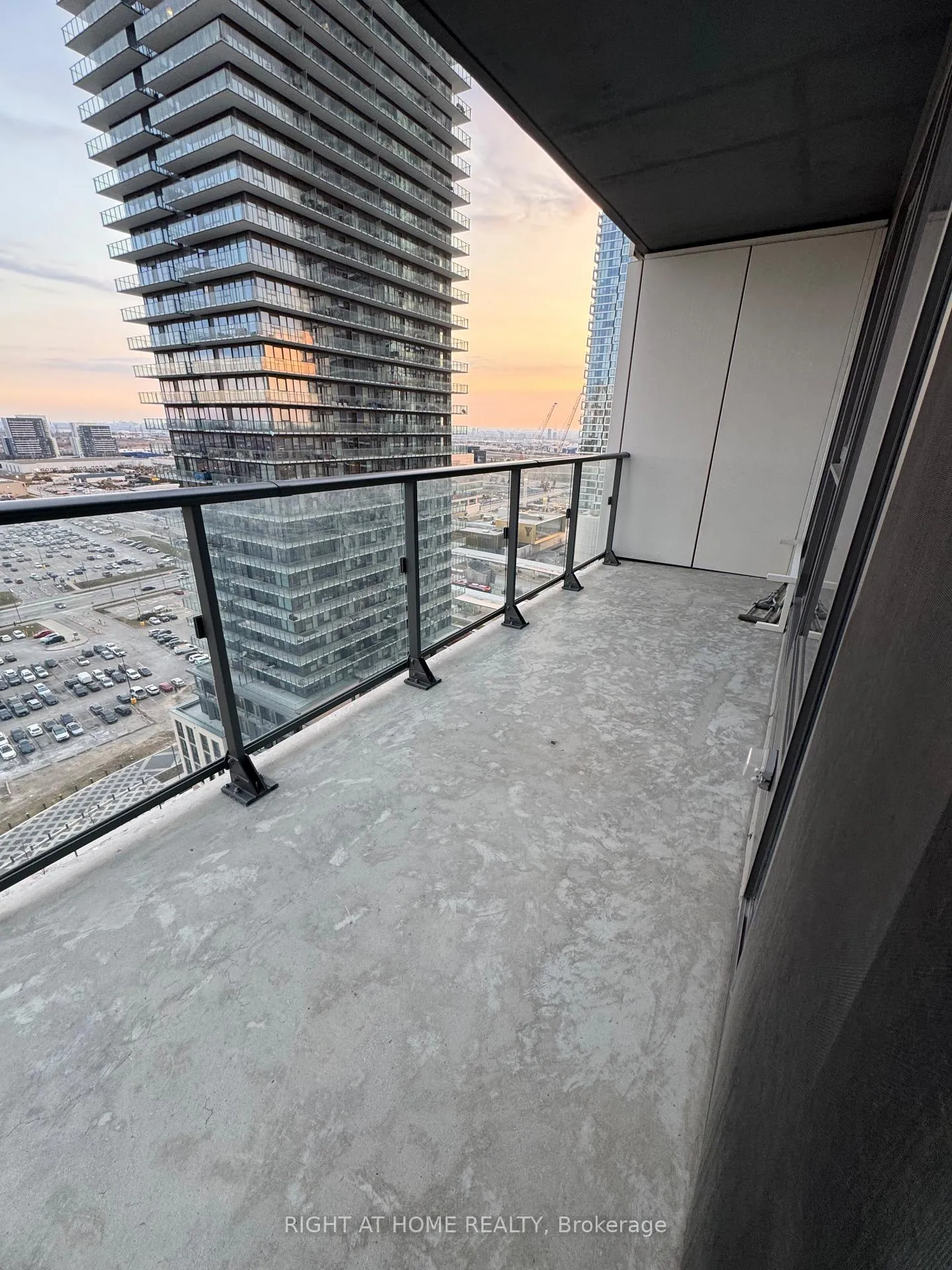 Photo 43 of Unit 2005, 1000 Portage Parkway, Vaughan, Vaughan Corporate Centre — HOMEH