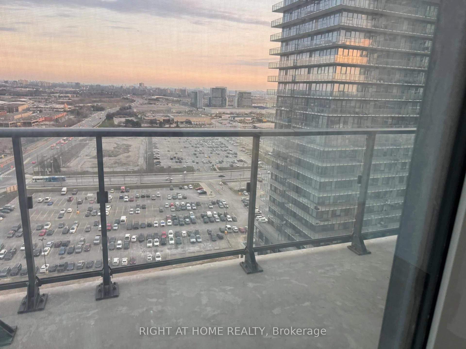 Photo 44 of Unit 2005, 1000 Portage Parkway, Vaughan, Vaughan Corporate Centre — HOMEH