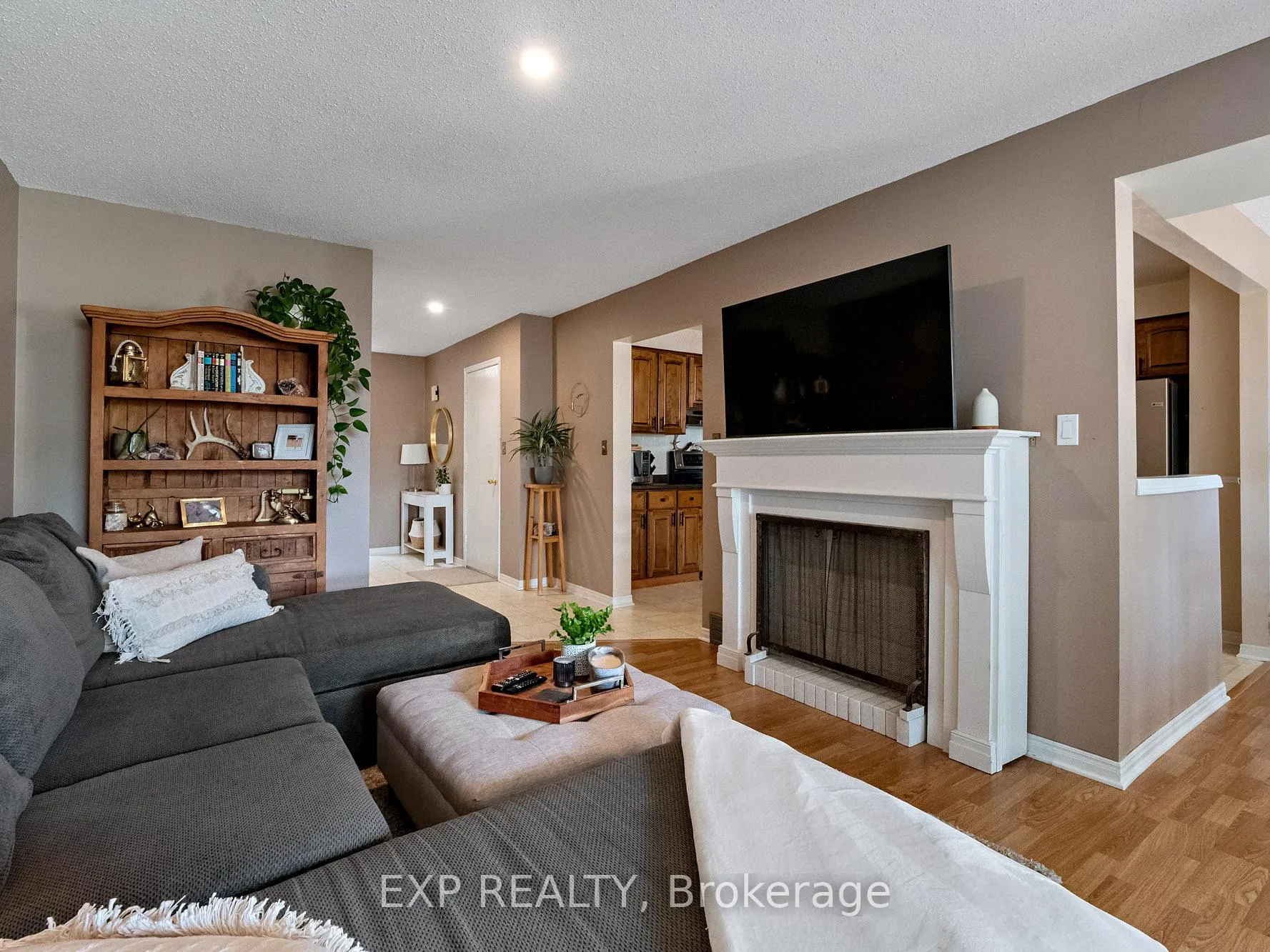 Photo 8 of 22 Lampman Crescent, Thorold, Confederation Heights — HOMEH