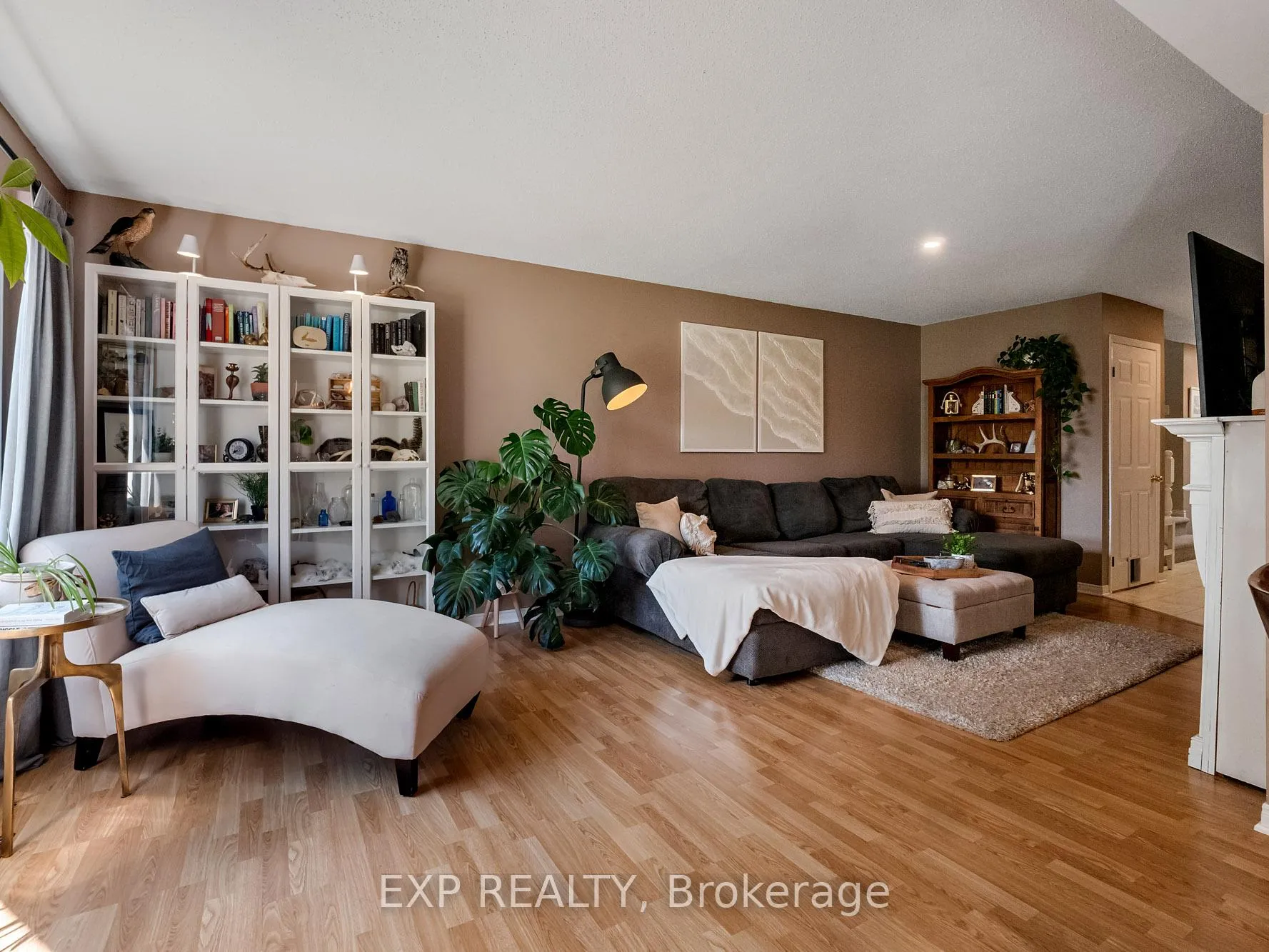 Photo 9 of 22 Lampman Crescent, Thorold, Confederation Heights — HOMEH