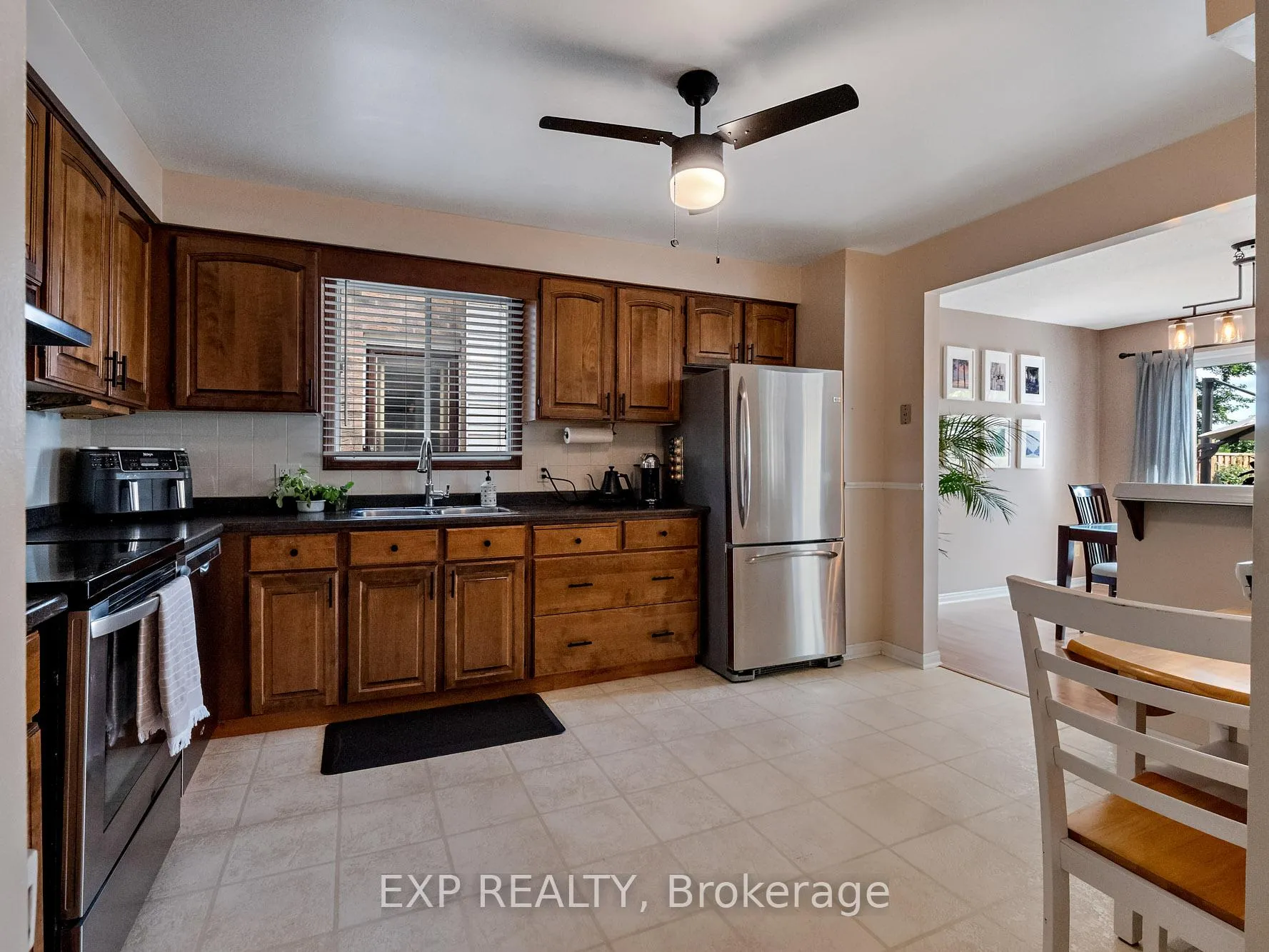Photo 16 of 22 Lampman Crescent, Thorold, Confederation Heights — HOMEH